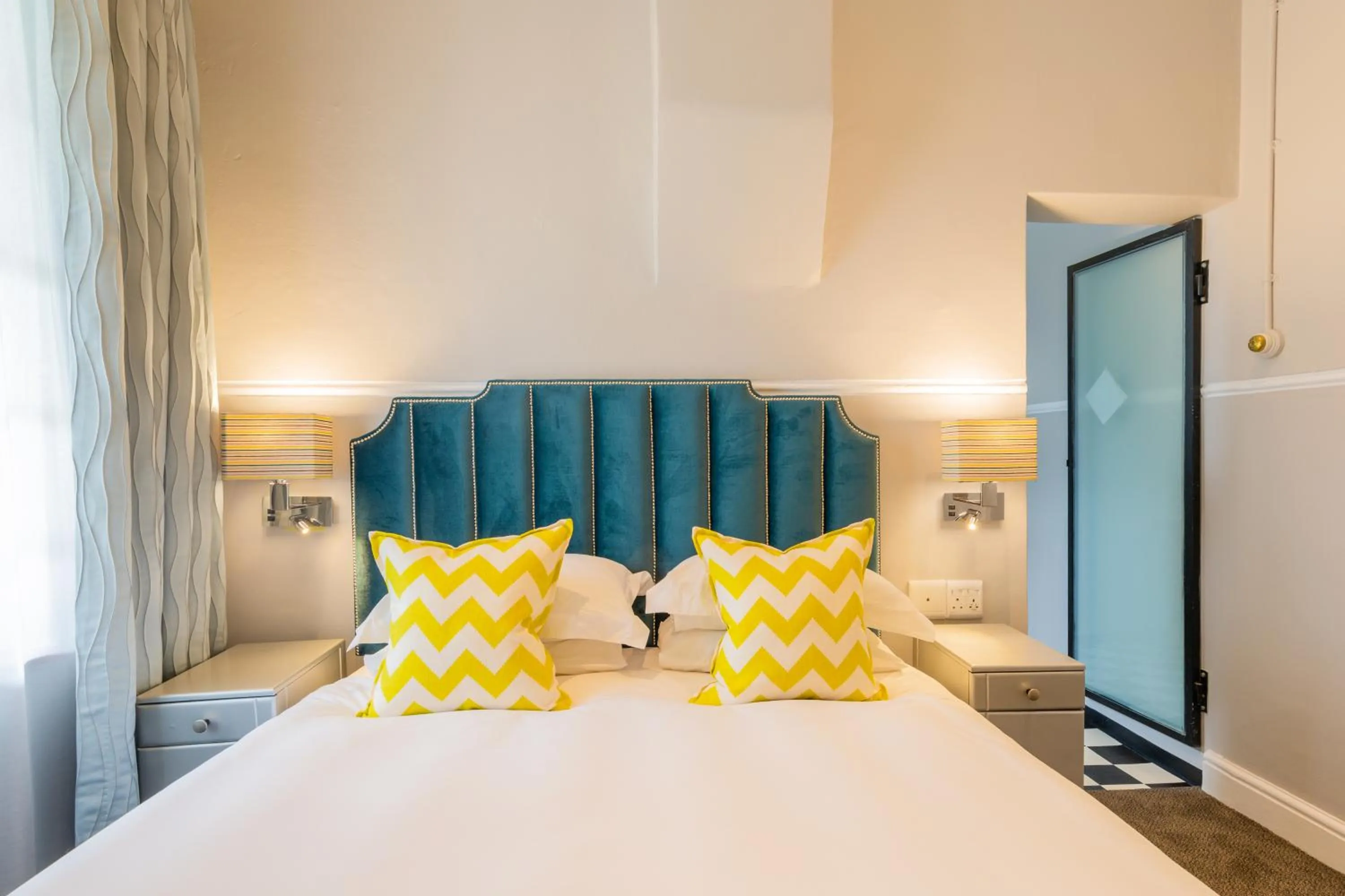 Decorative detail, Bed in Eendracht Apartments