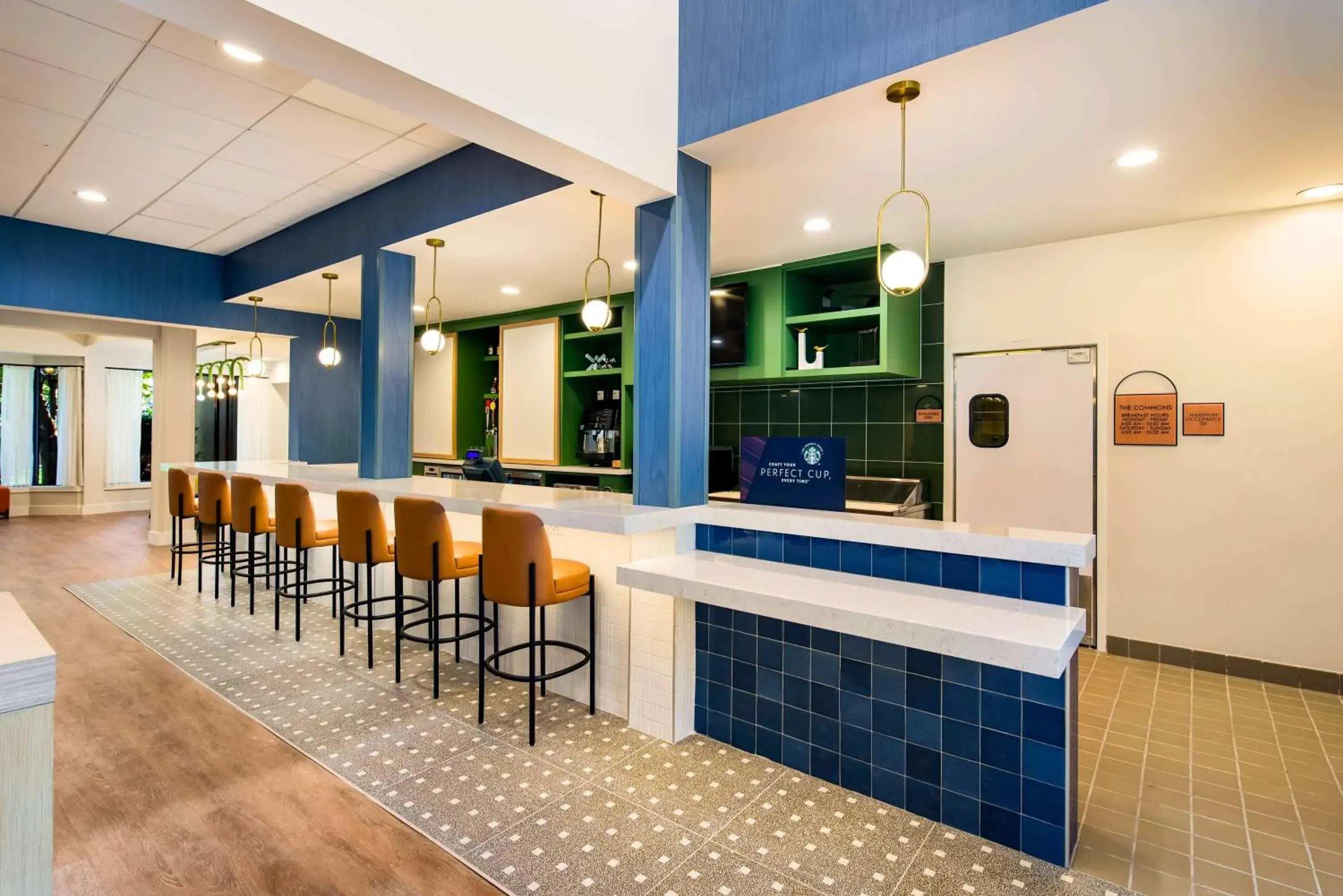 Lounge or bar in Sonesta Select Philadelphia Airport Lounge or bar in Sonesta Select Philadelphia Airport