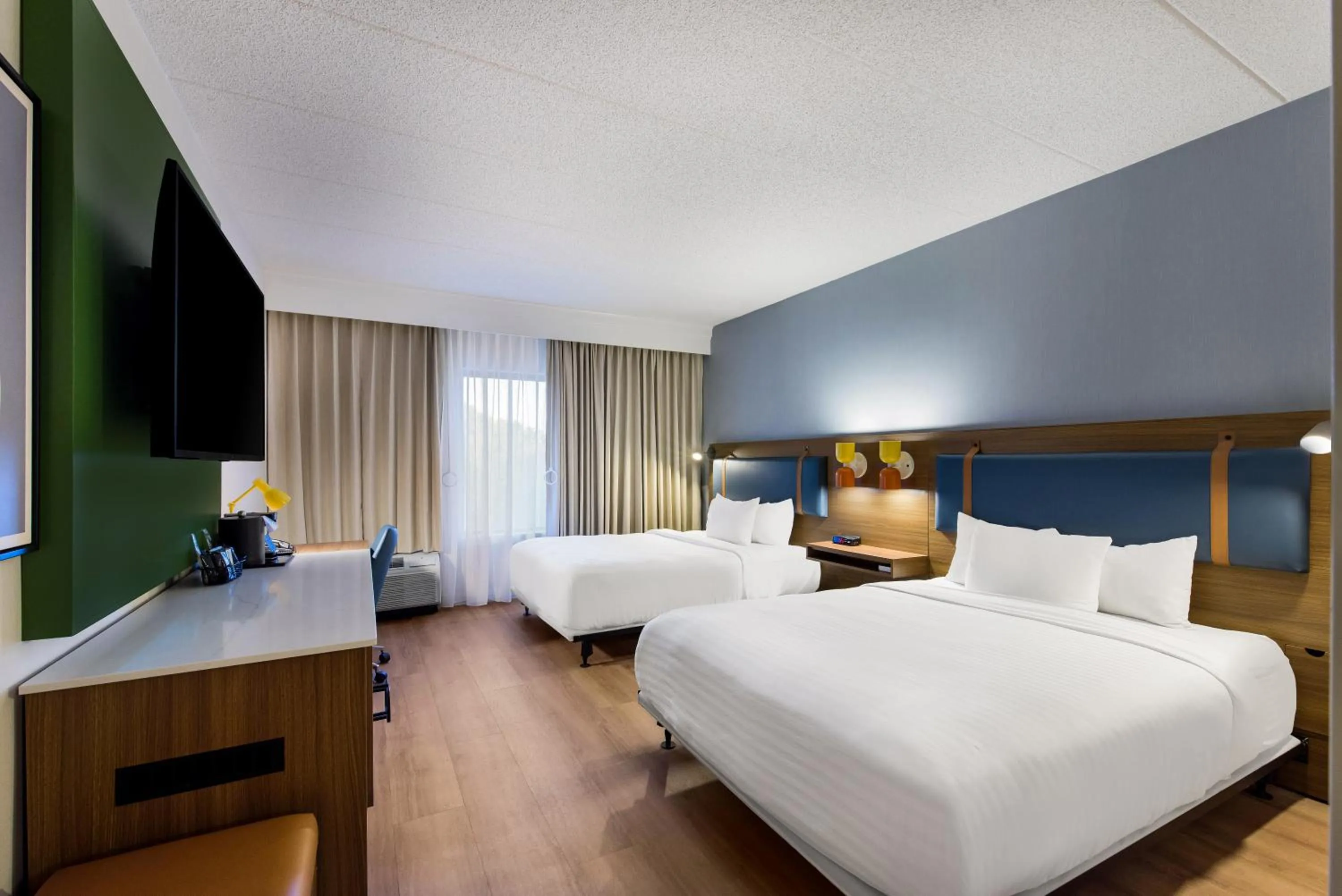 Bed in Sonesta Select Philadelphia Airport