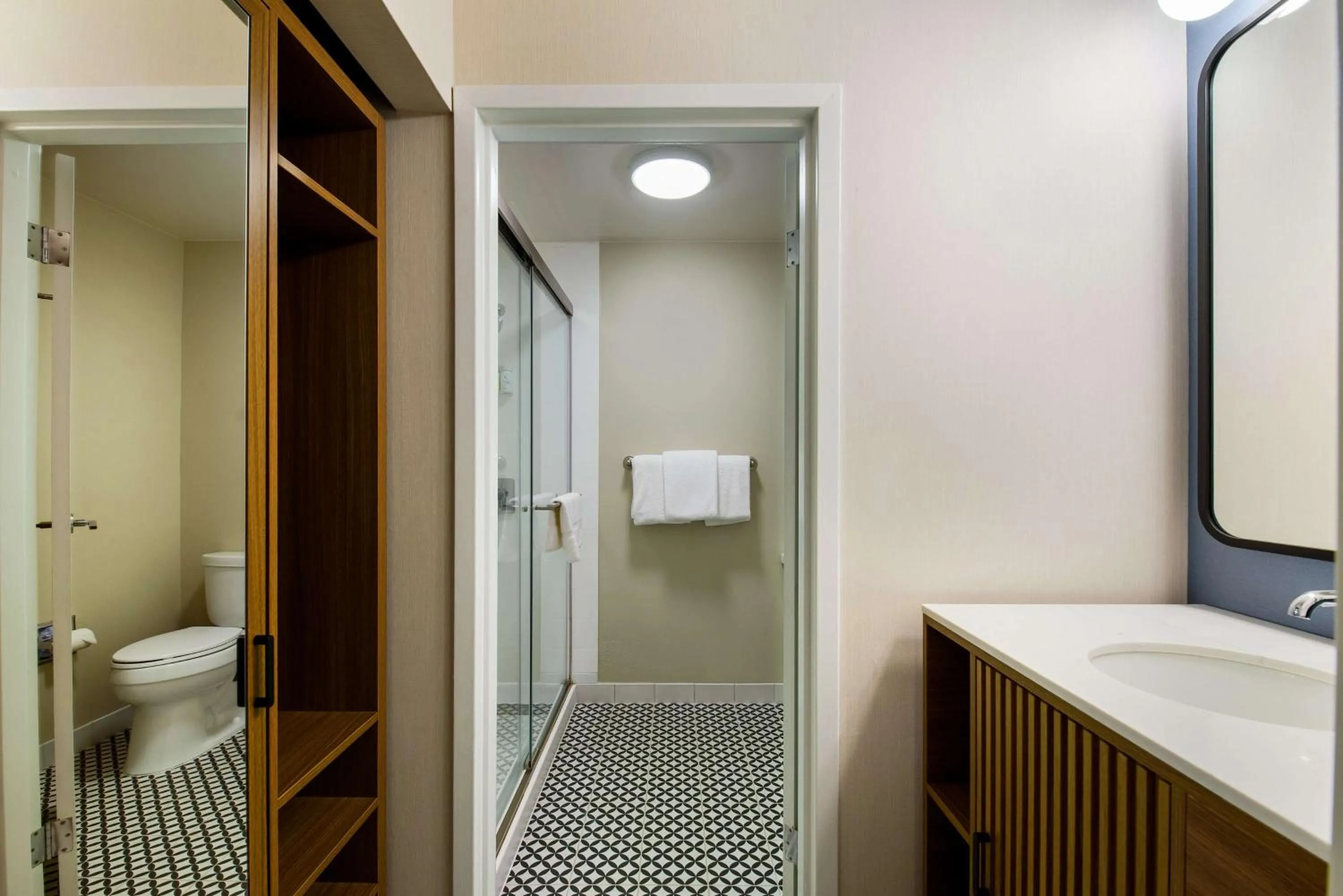 Bedroom in Sonesta Select Philadelphia Airport