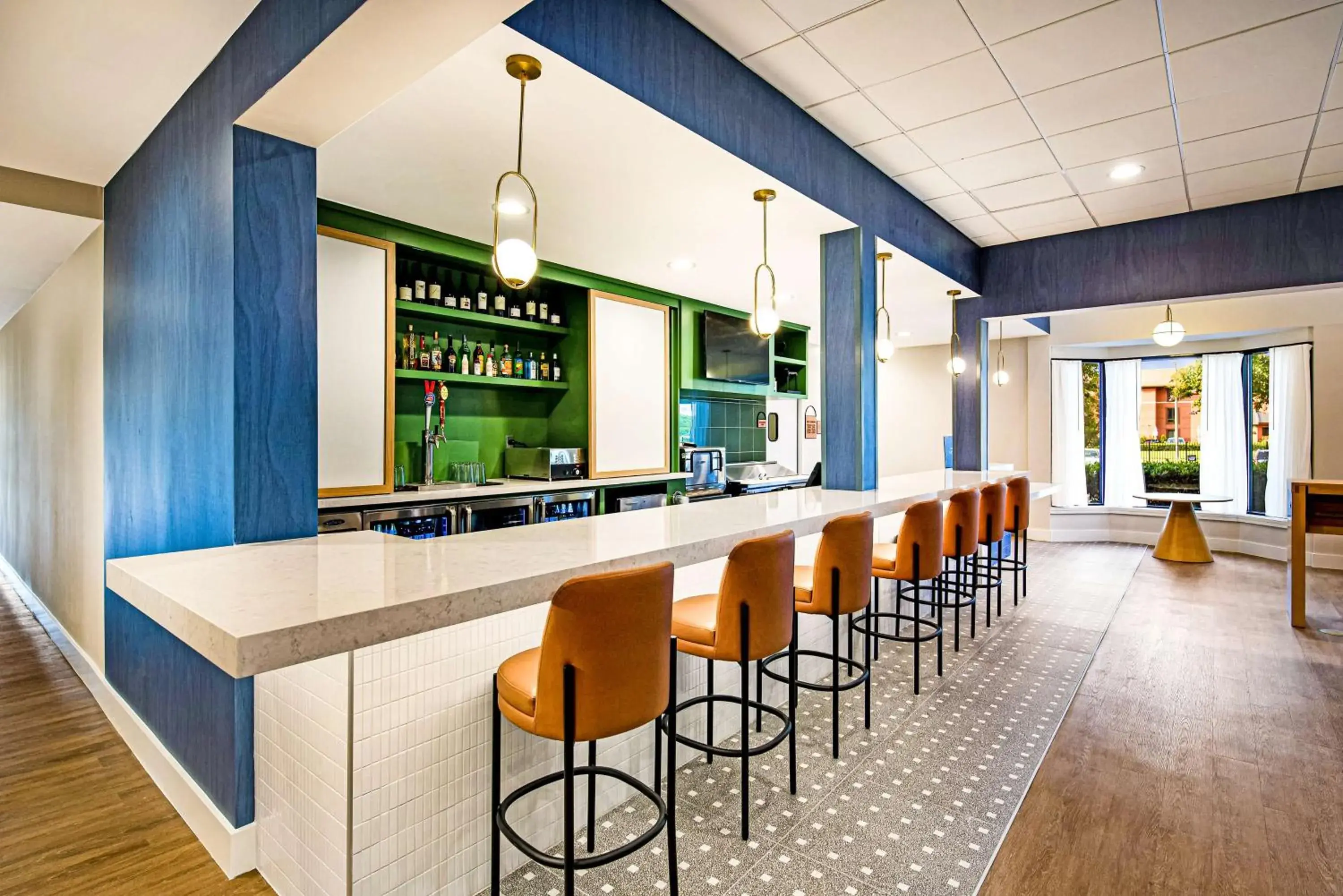 Lounge or bar in Sonesta Select Philadelphia Airport Lounge or bar in Sonesta Select Philadelphia Airport