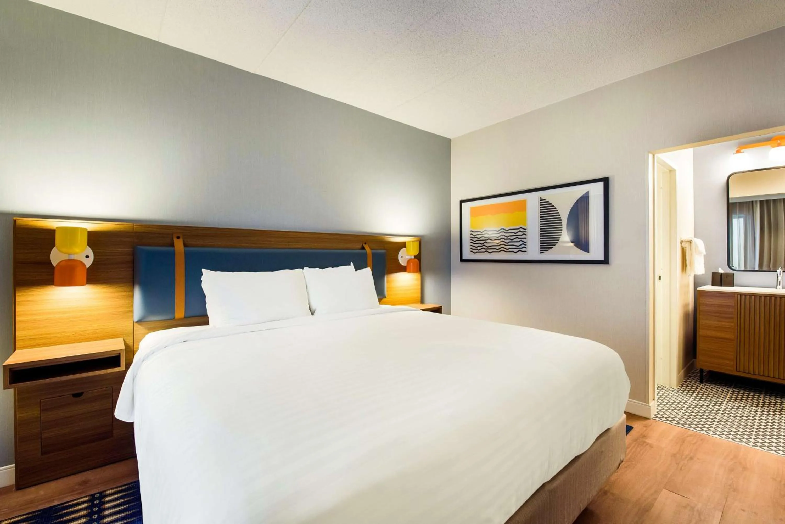 Bedroom, Bed in Sonesta Select Philadelphia Airport