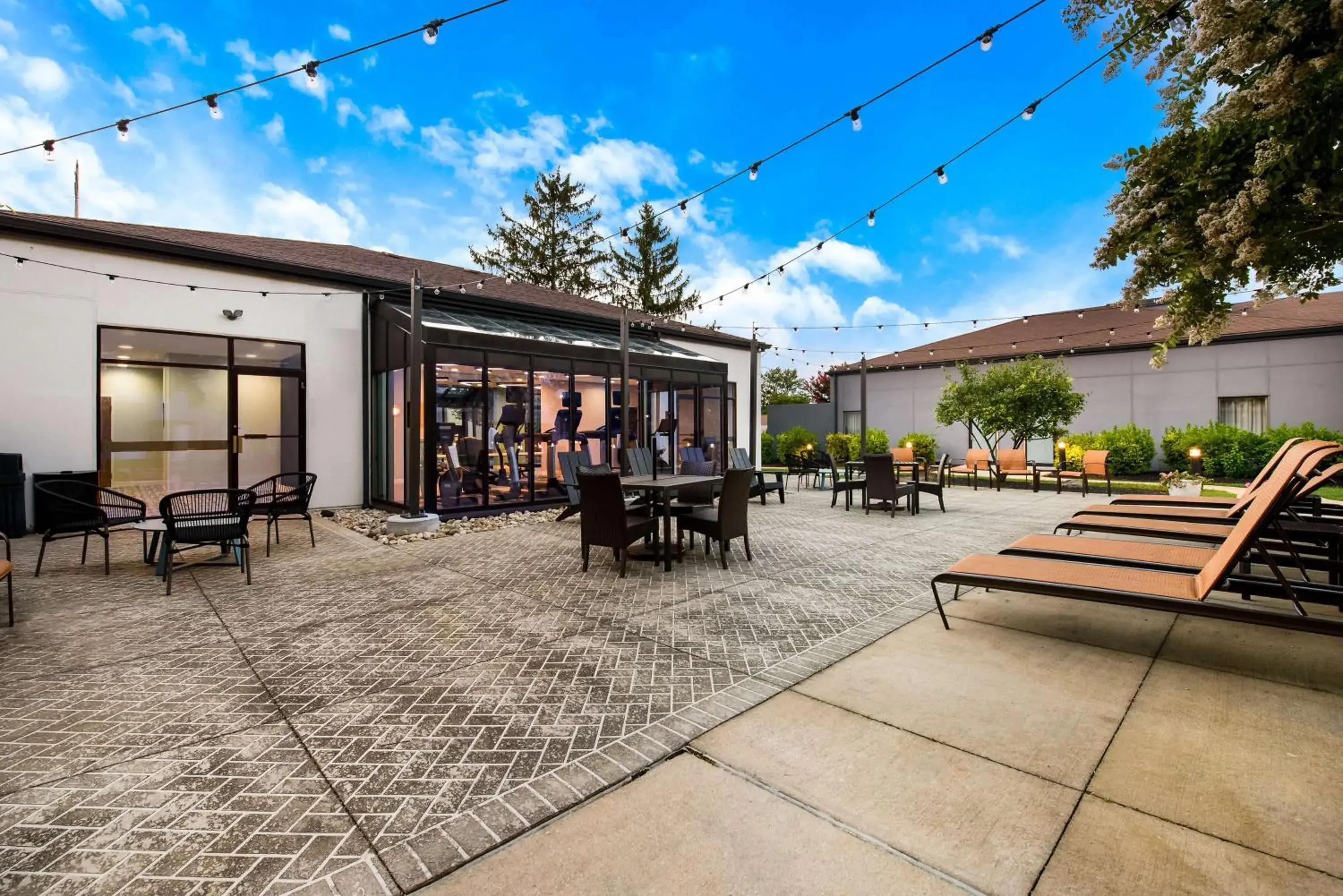 Property building in Sonesta Select Philadelphia Airport Property building in Sonesta Select Philadelphia Airport