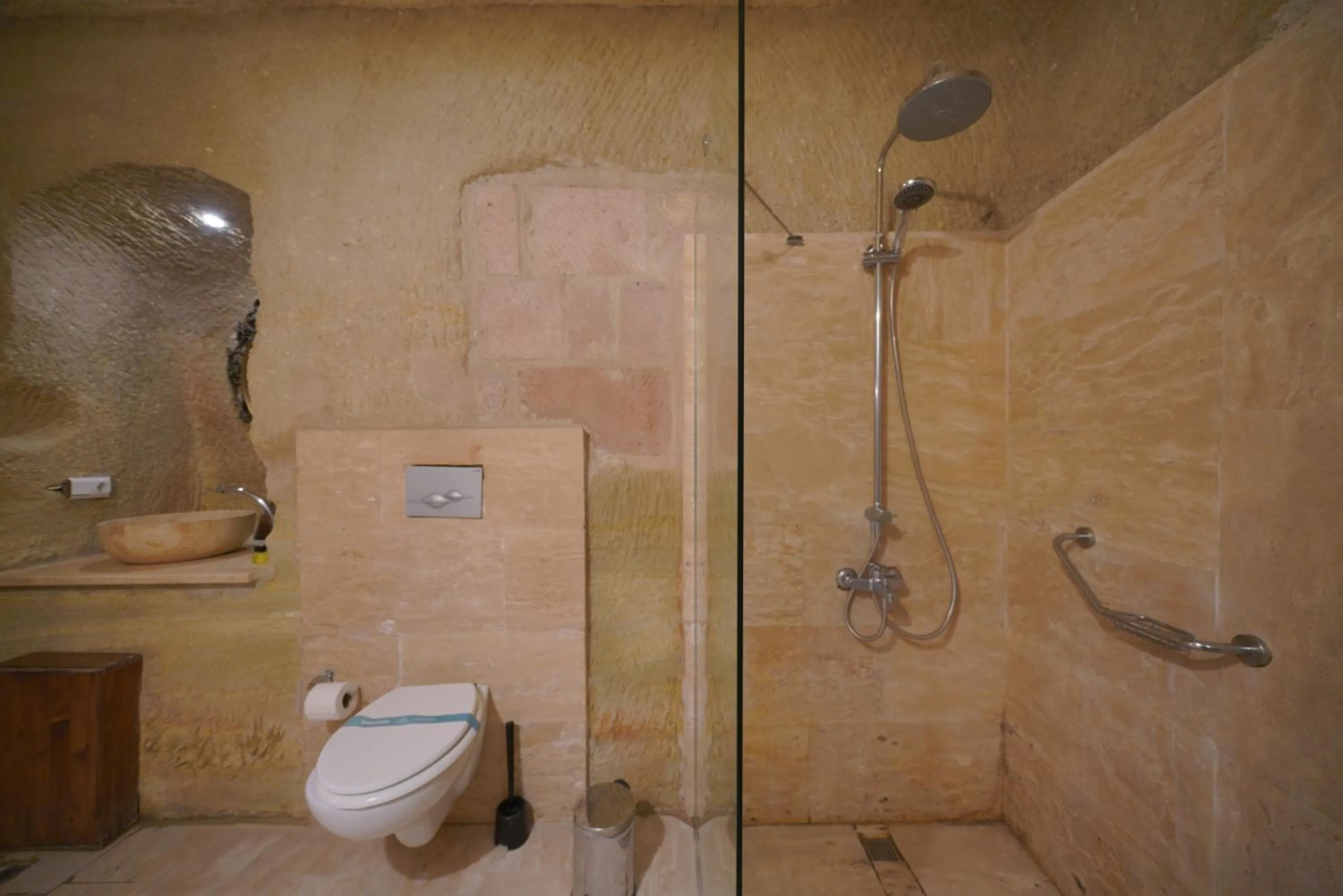 Bathroom in Salkım Cave House