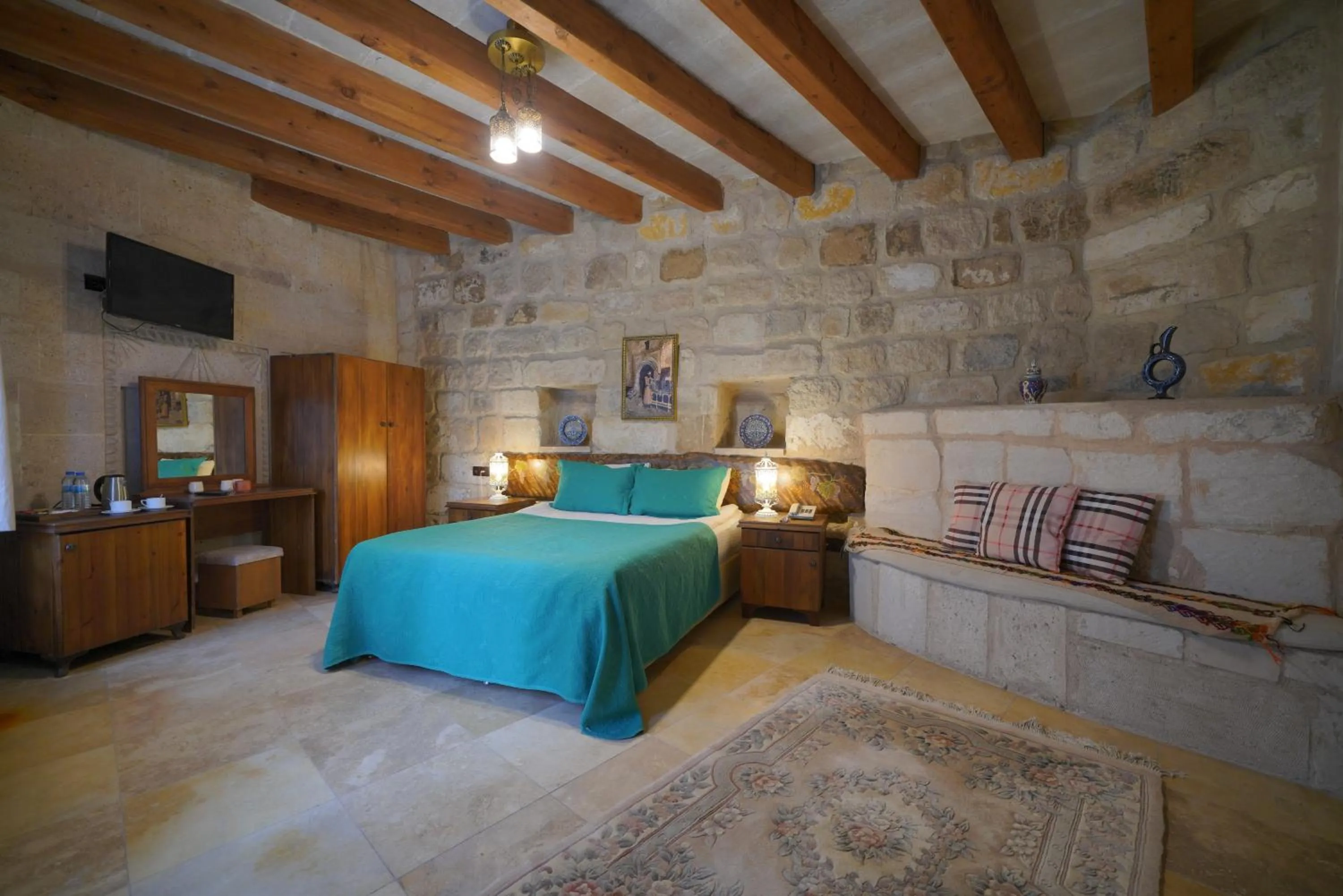 Bed in Salkım Cave House