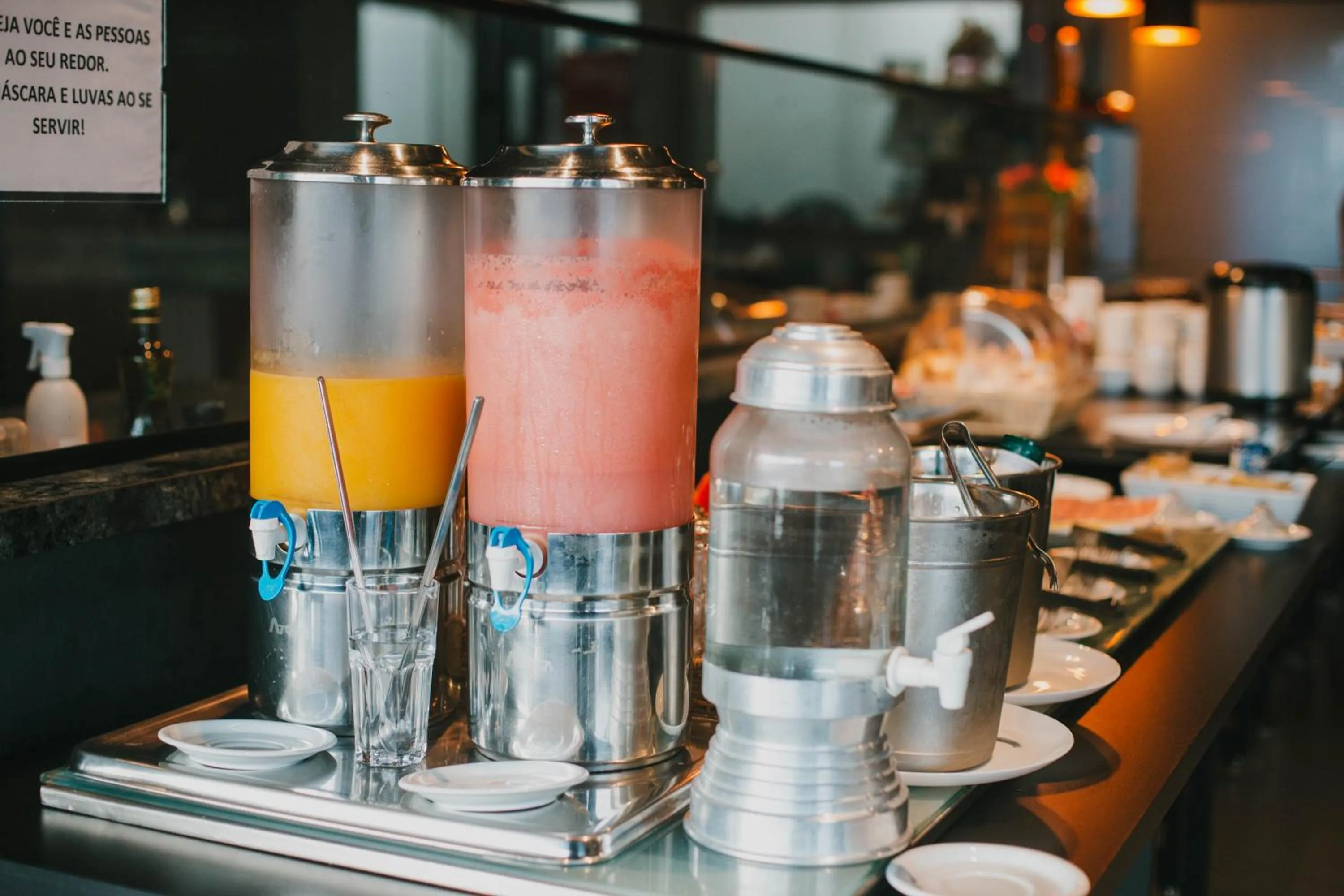 Buffet breakfast in Uiramutam Palace Hotel