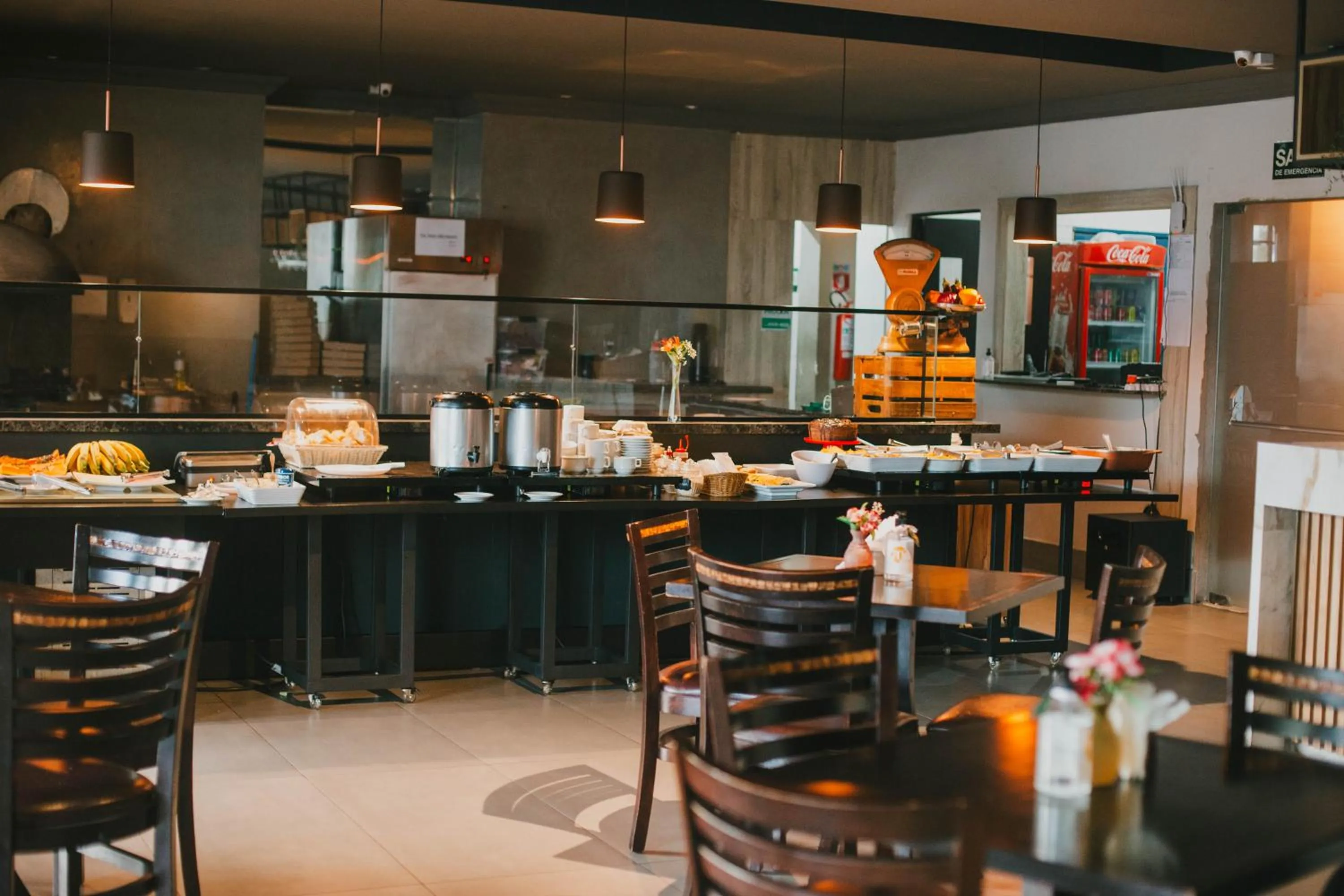 Restaurant/places to eat in Uiramutam Palace Hotel