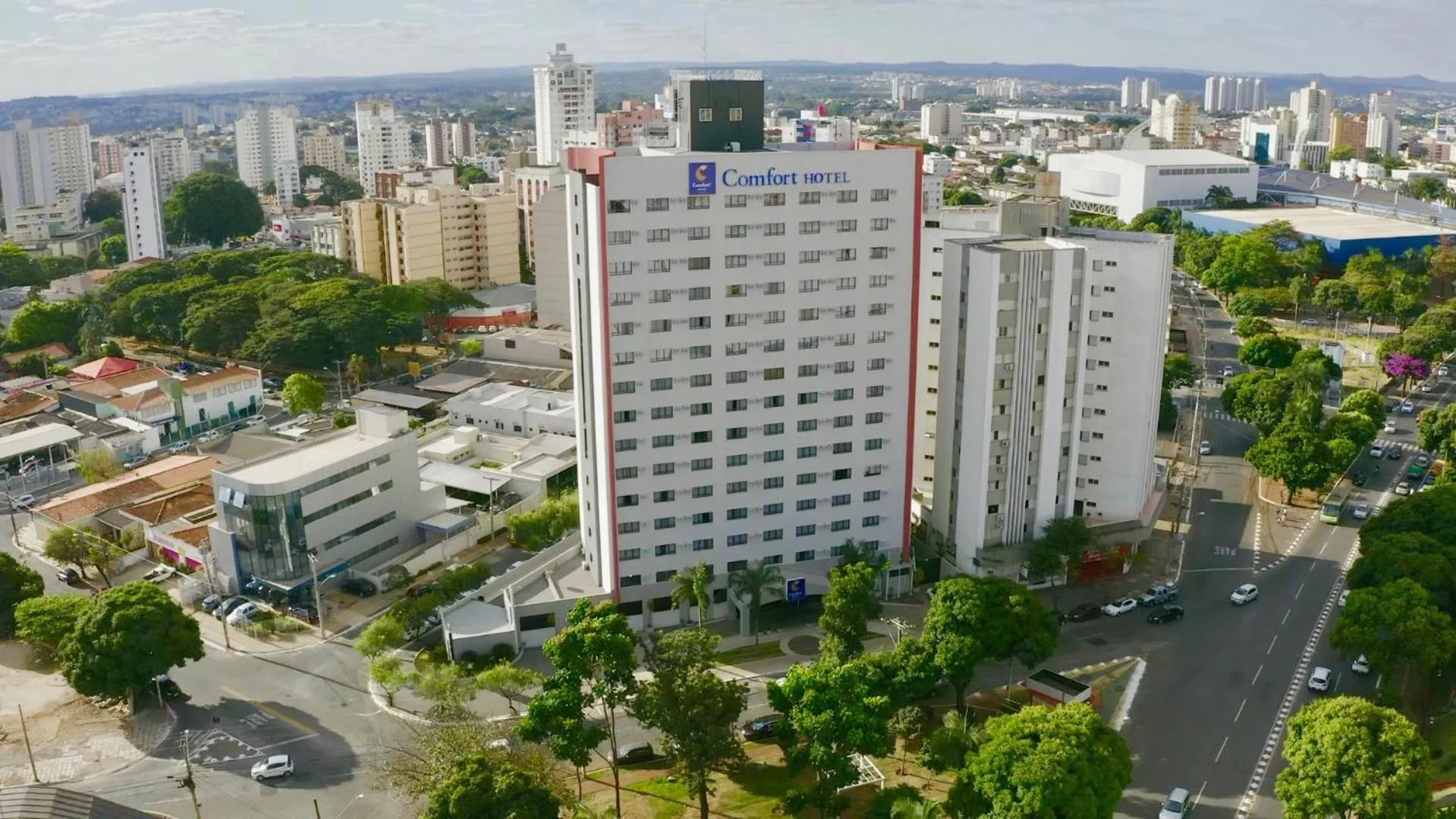 Property building in Comfort Hotel Goiânia