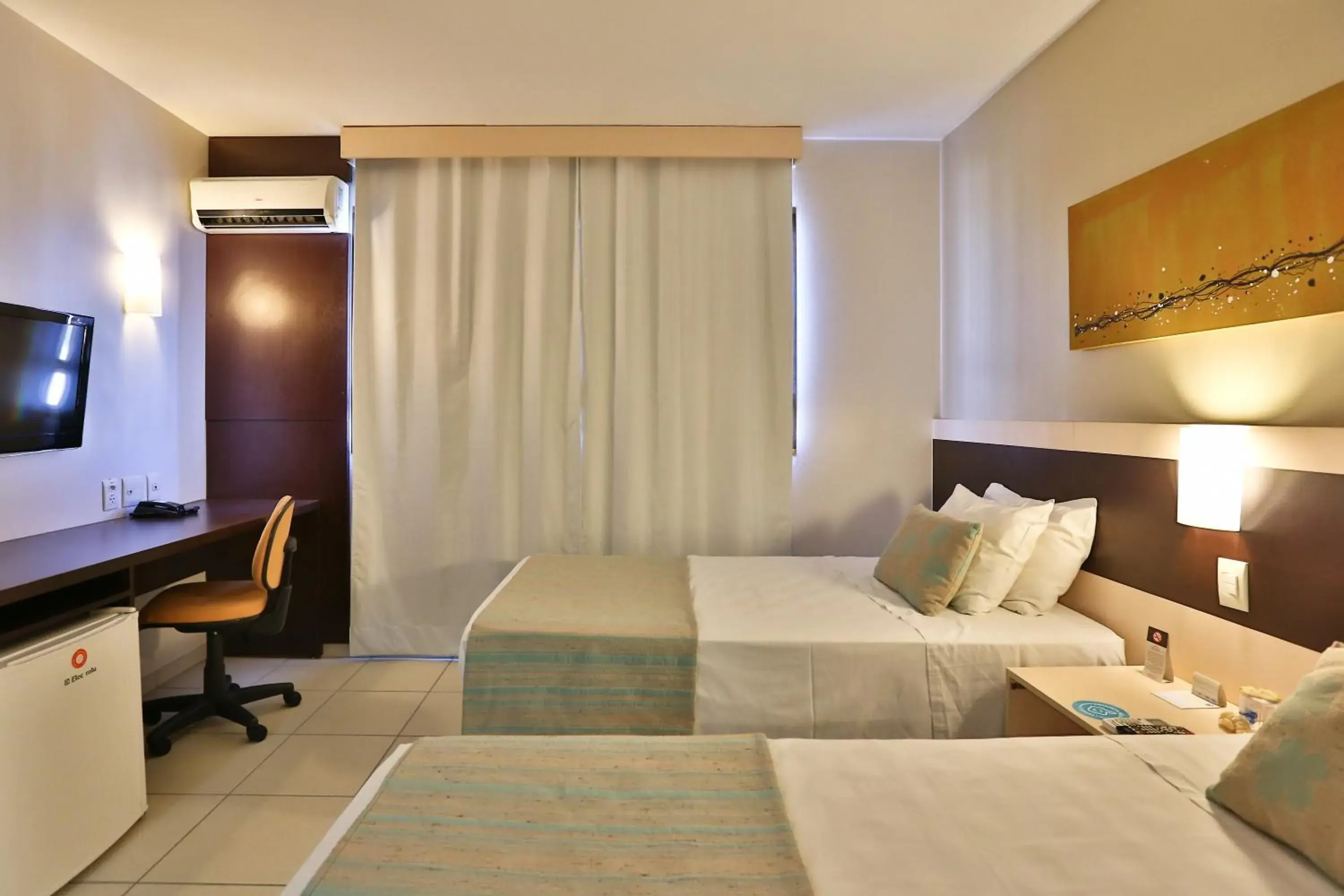 Bedroom, Bed in Comfort Hotel Goiânia Bedroom, Bed in Comfort Hotel Goiânia