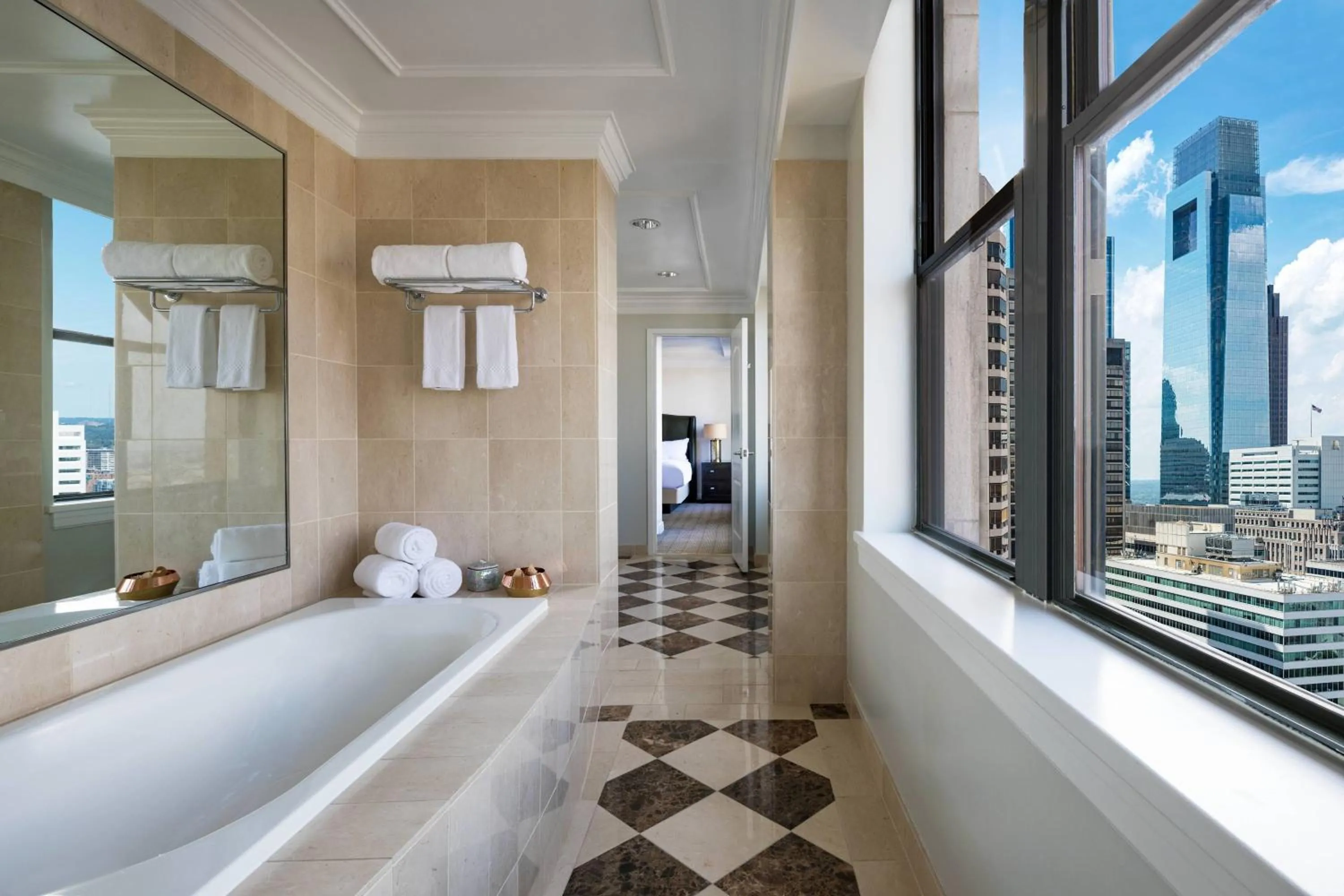 Bathroom, Bed in The Ritz-Carlton, Philadelphia