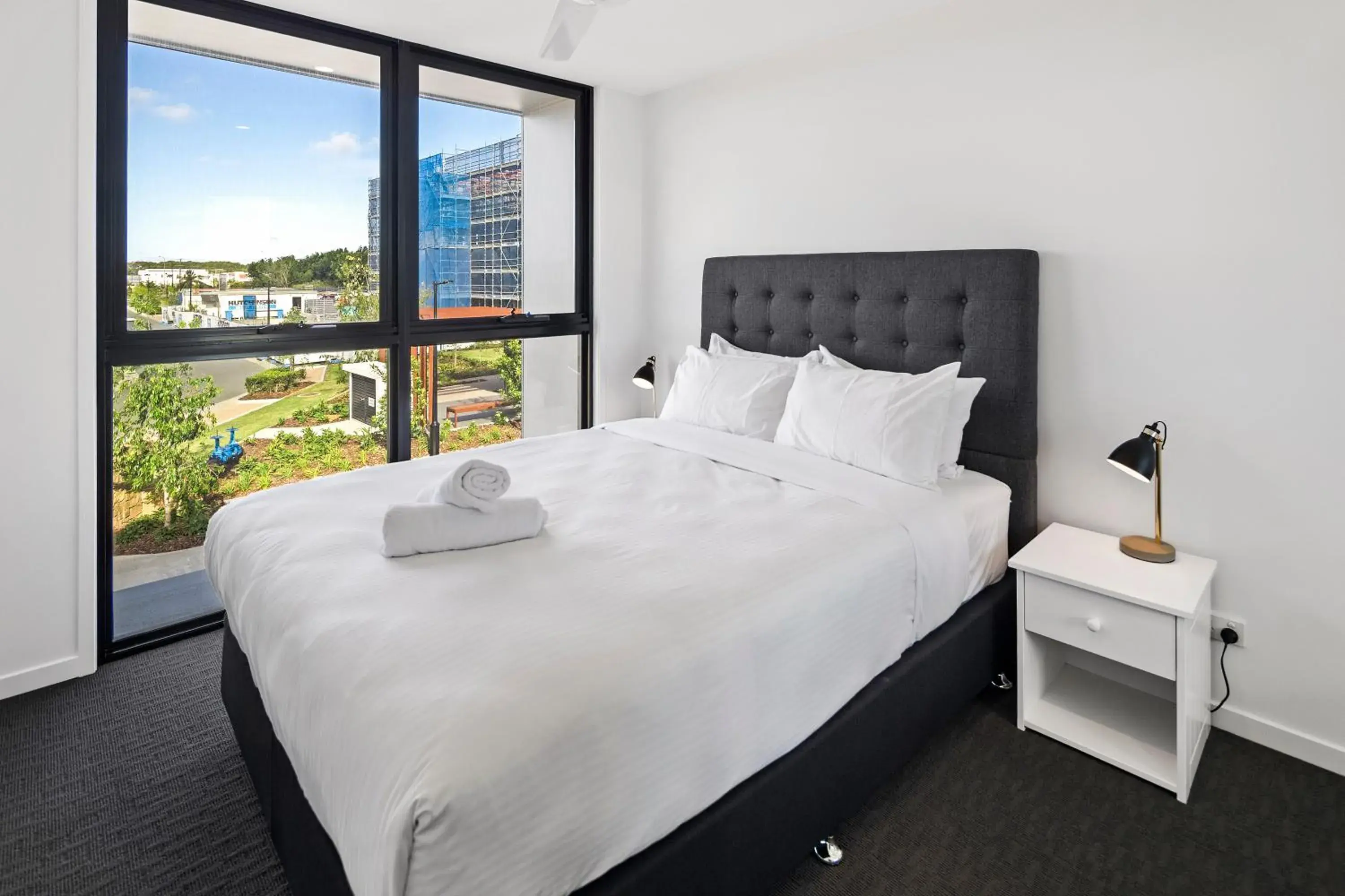 One-Bedroom Townhouse in The Residences at The Peninsula One-Bedroom Townhouse in The Residences at The Peninsula