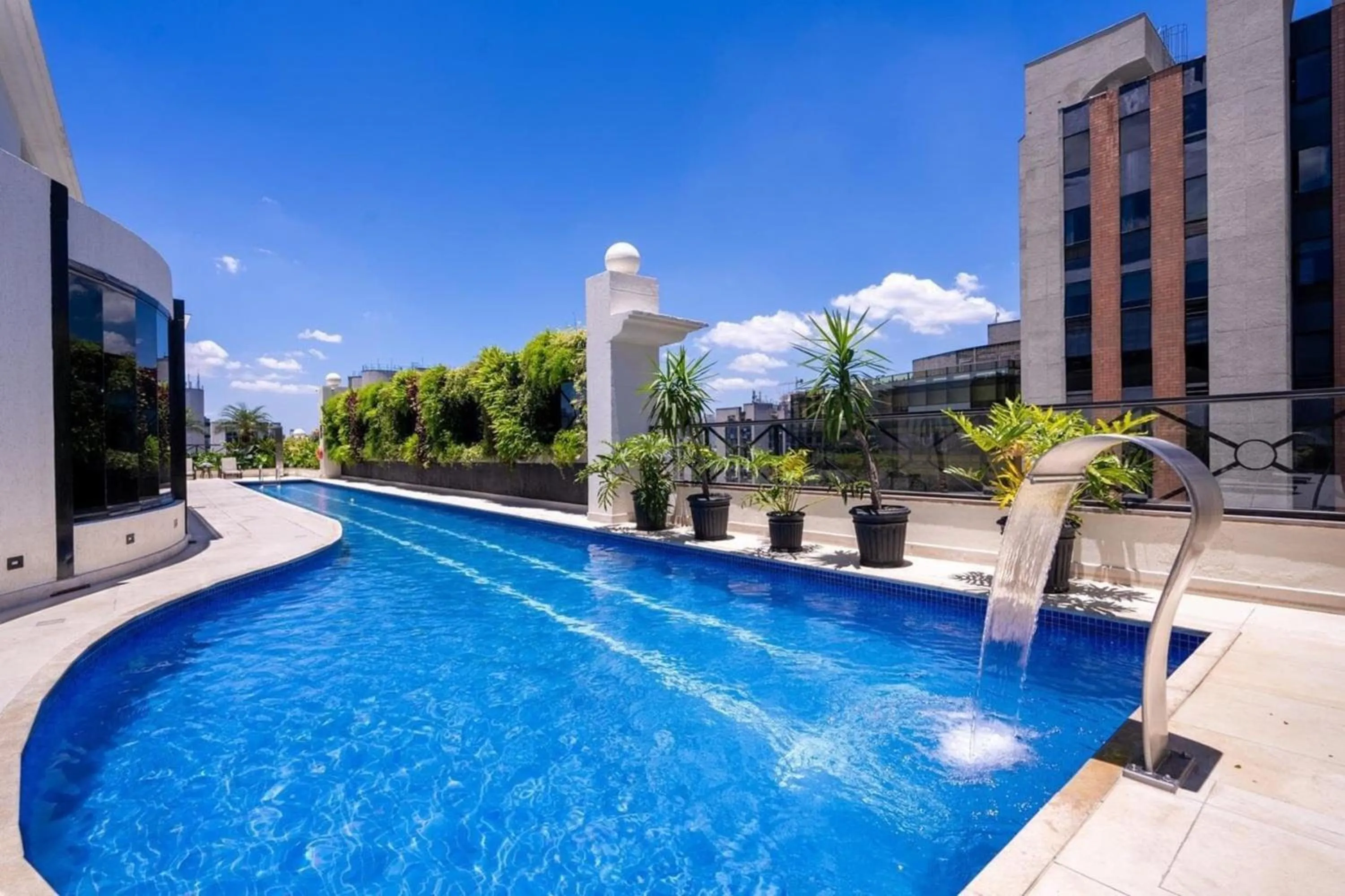 Swimming pool in Intercity São Paulo Berrini