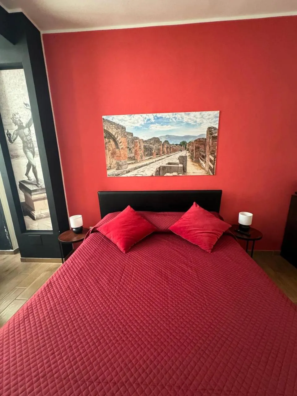 Bedroom, Bed in Pompei Centrum