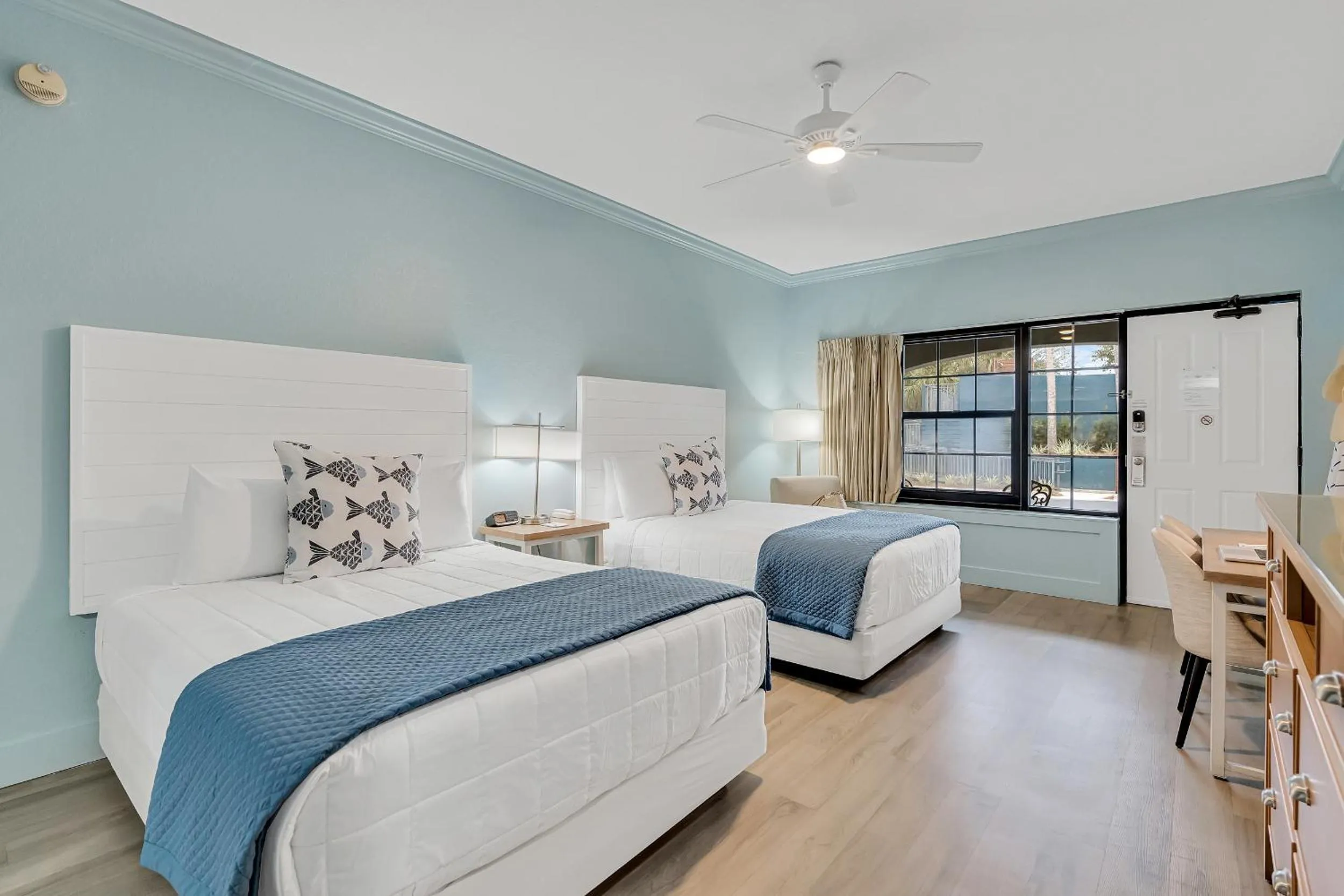 Bedroom, Bed in Beachside Inn