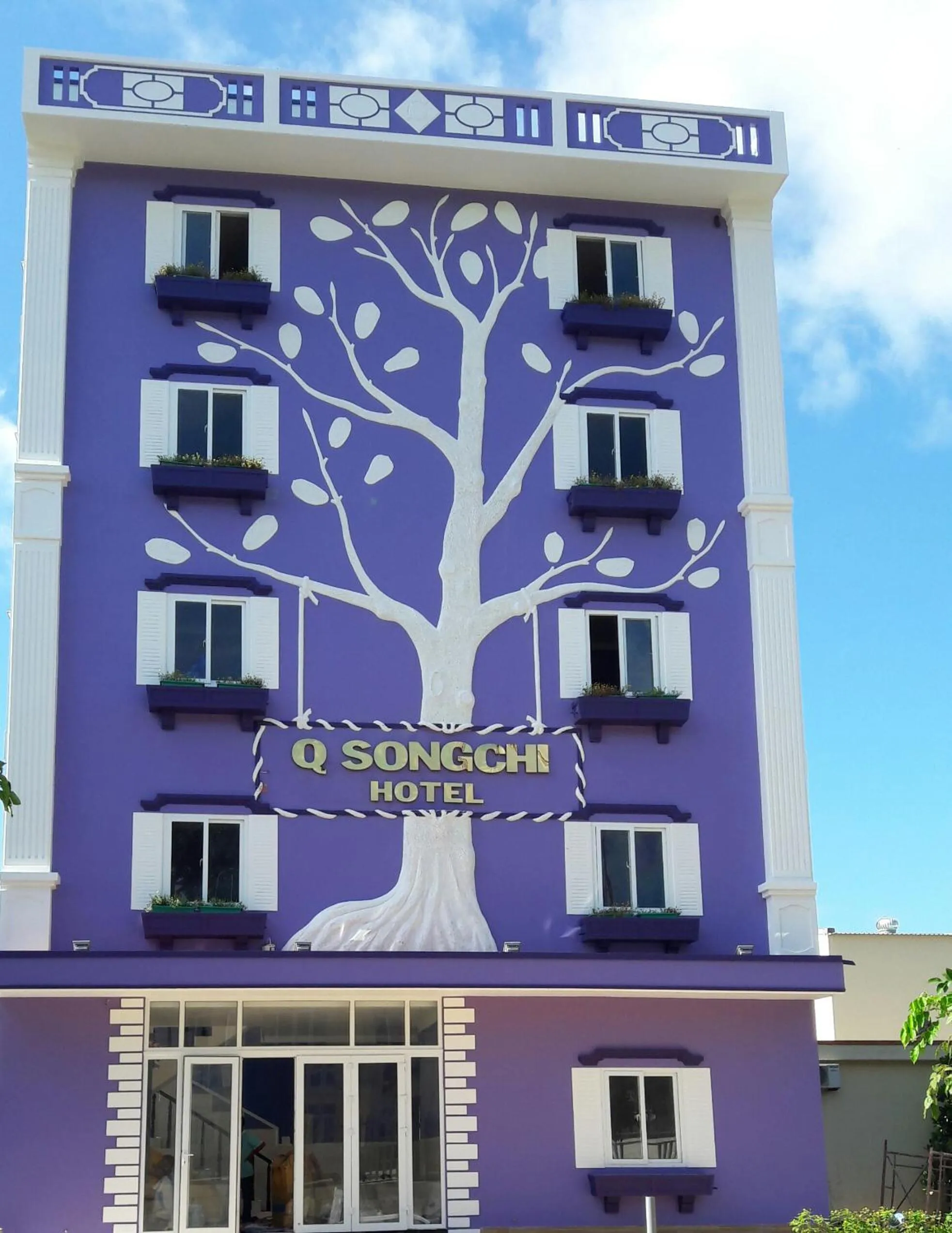 Property building in Q Songchi Hotel
