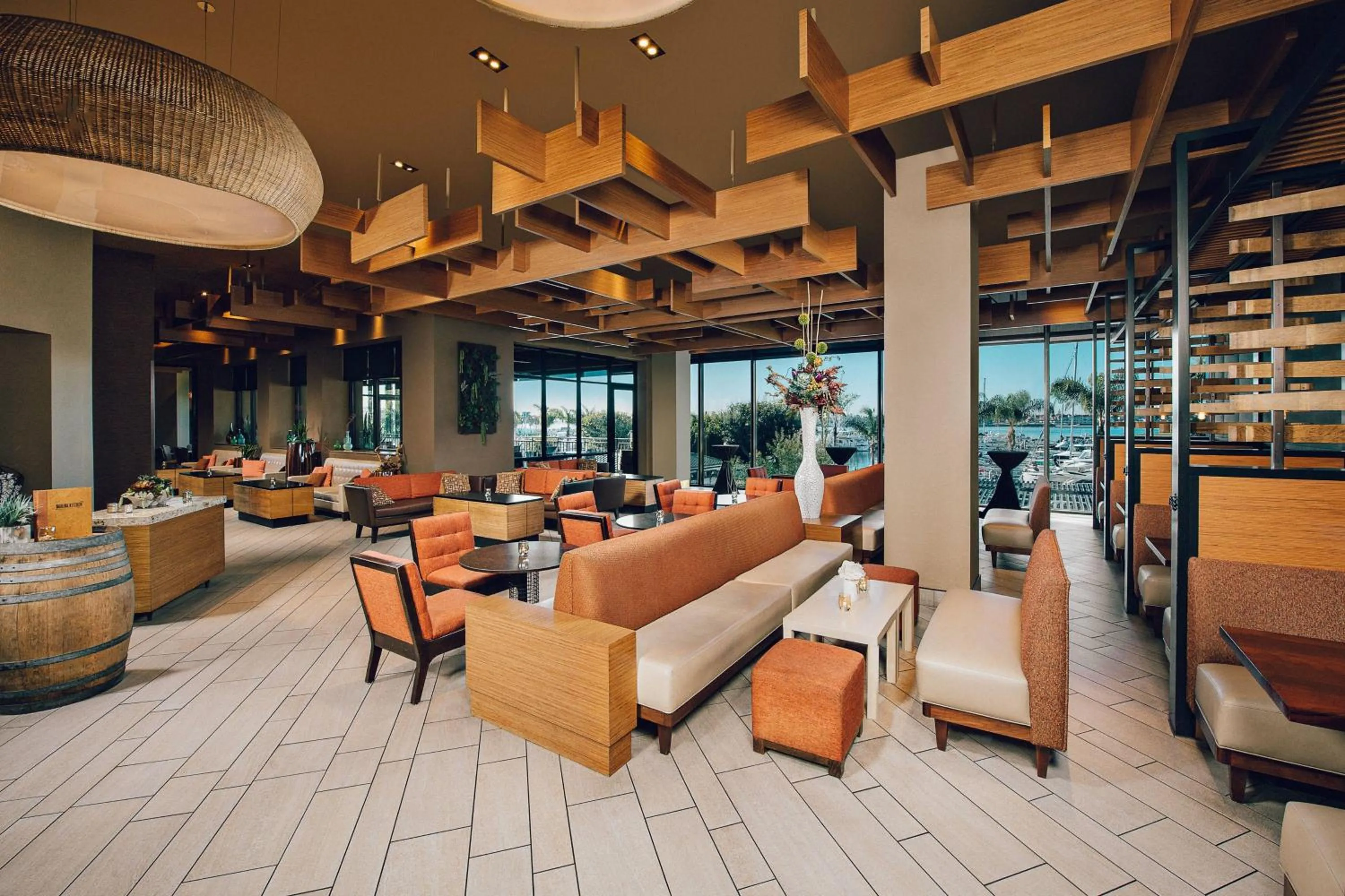 Lounge or bar in Marriott Marquis San Diego Marina