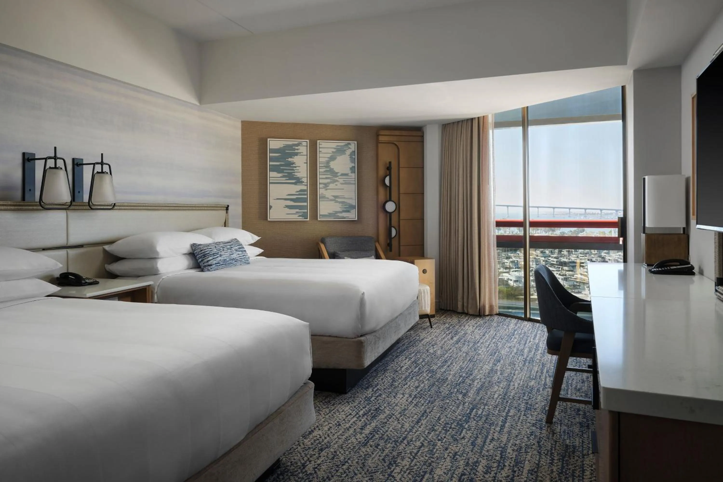 Photo of the whole room, Bed in Marriott Marquis San Diego Marina