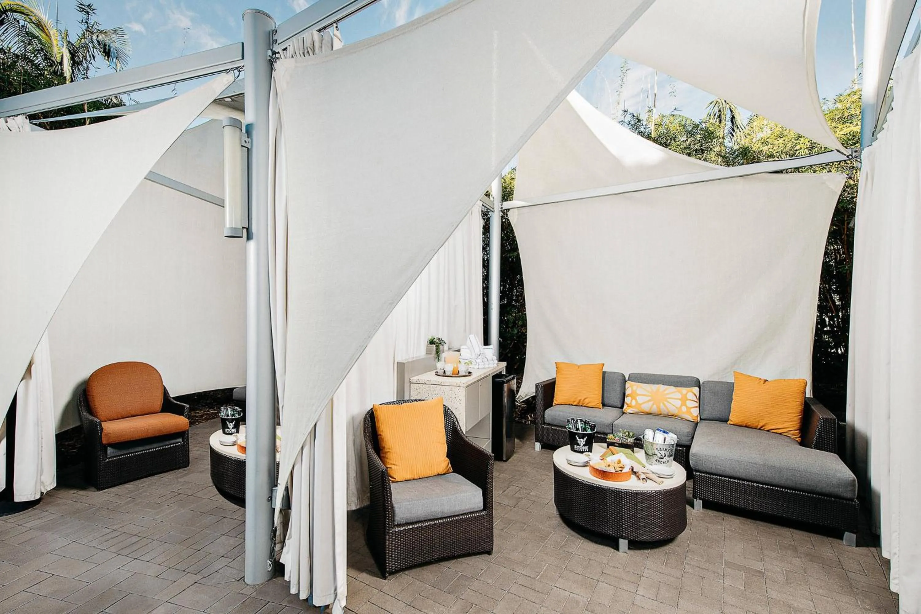 Lounge or bar in Marriott Marquis San Diego Marina