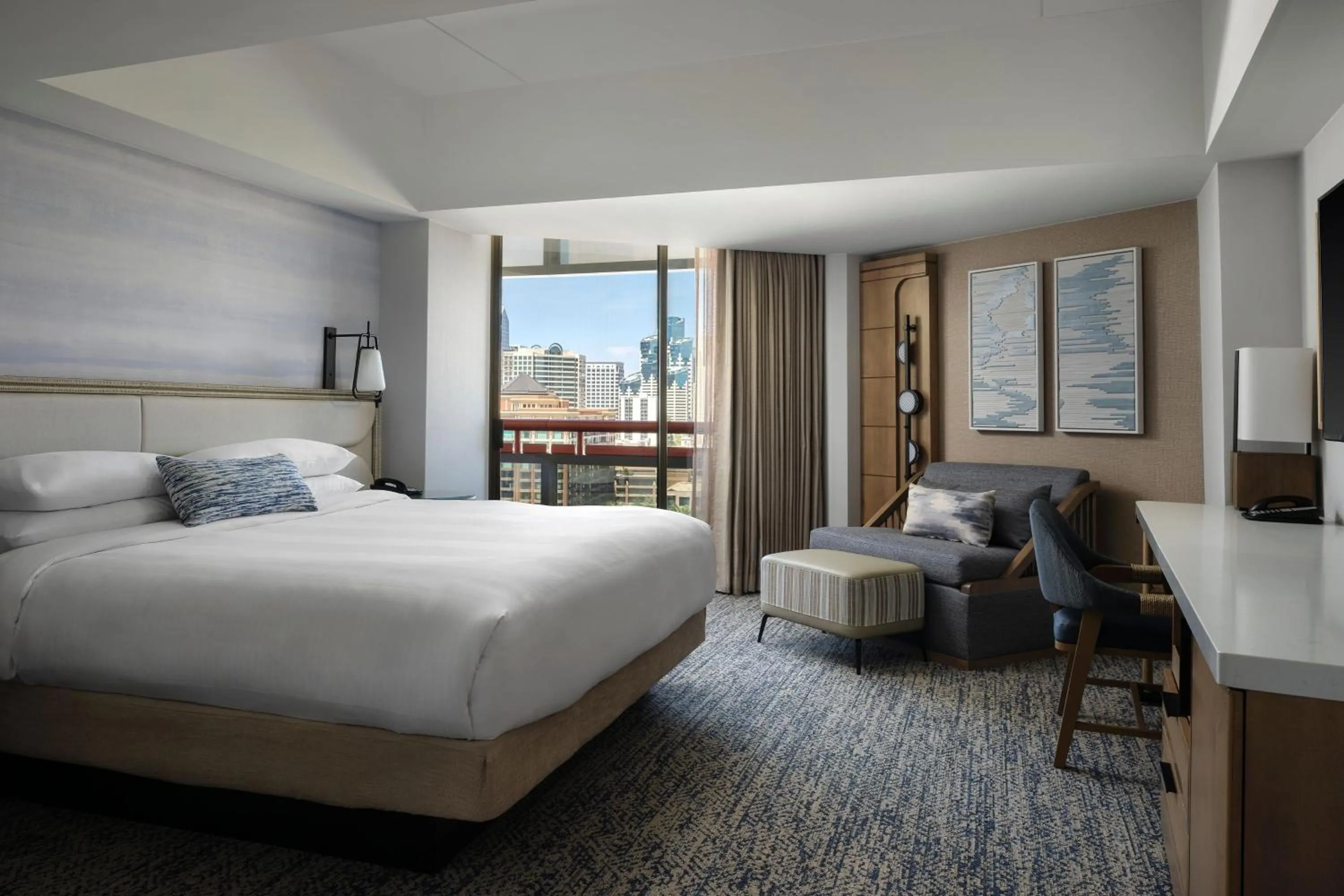 Photo of the whole room, Bed in Marriott Marquis San Diego Marina