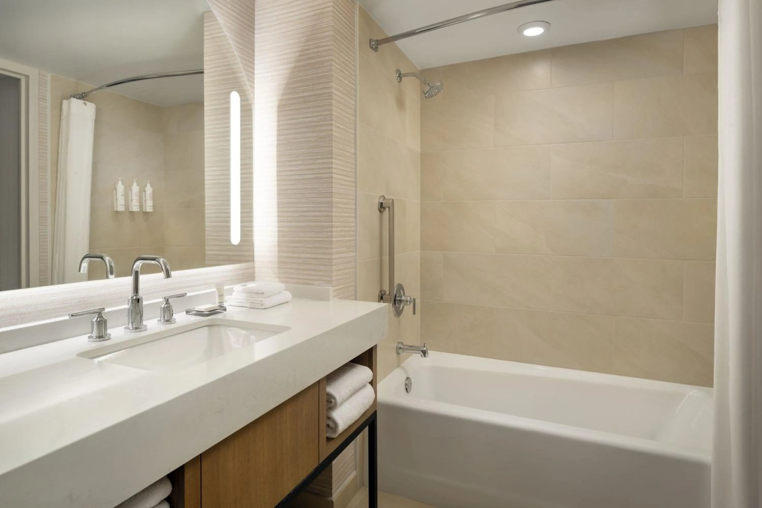 Bathroom in Marriott Marquis San Diego Marina