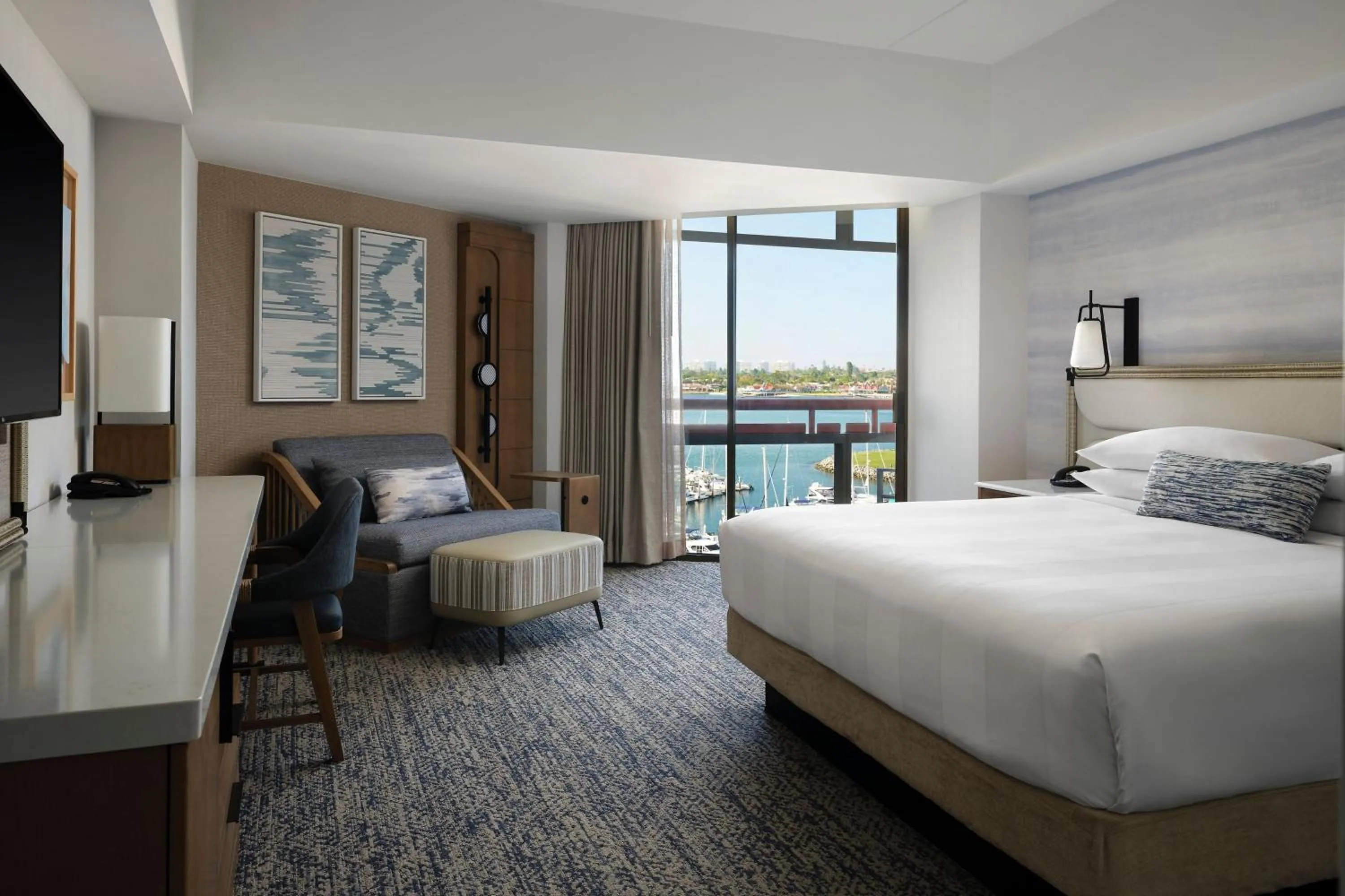 Photo of the whole room, Bed in Marriott Marquis San Diego Marina