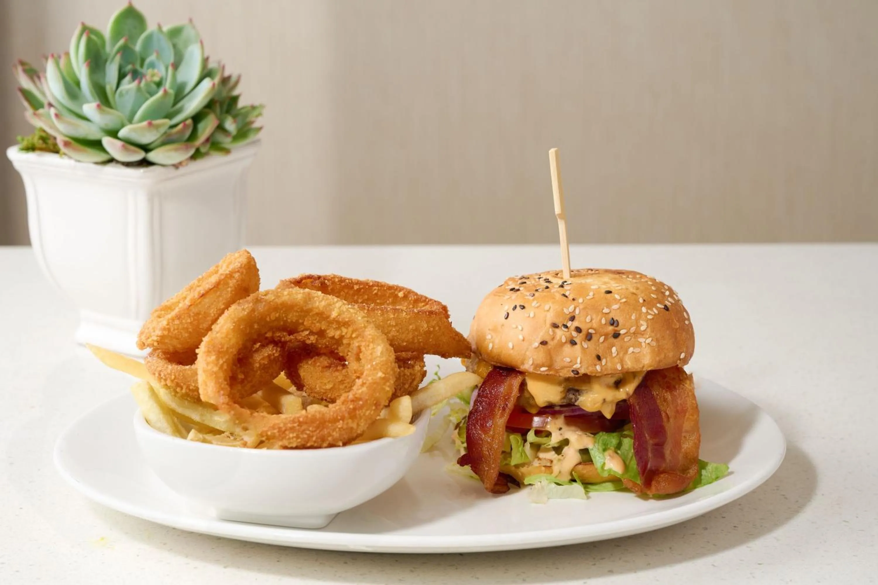 Restaurant/places to eat in Marriott Marquis San Diego Marina