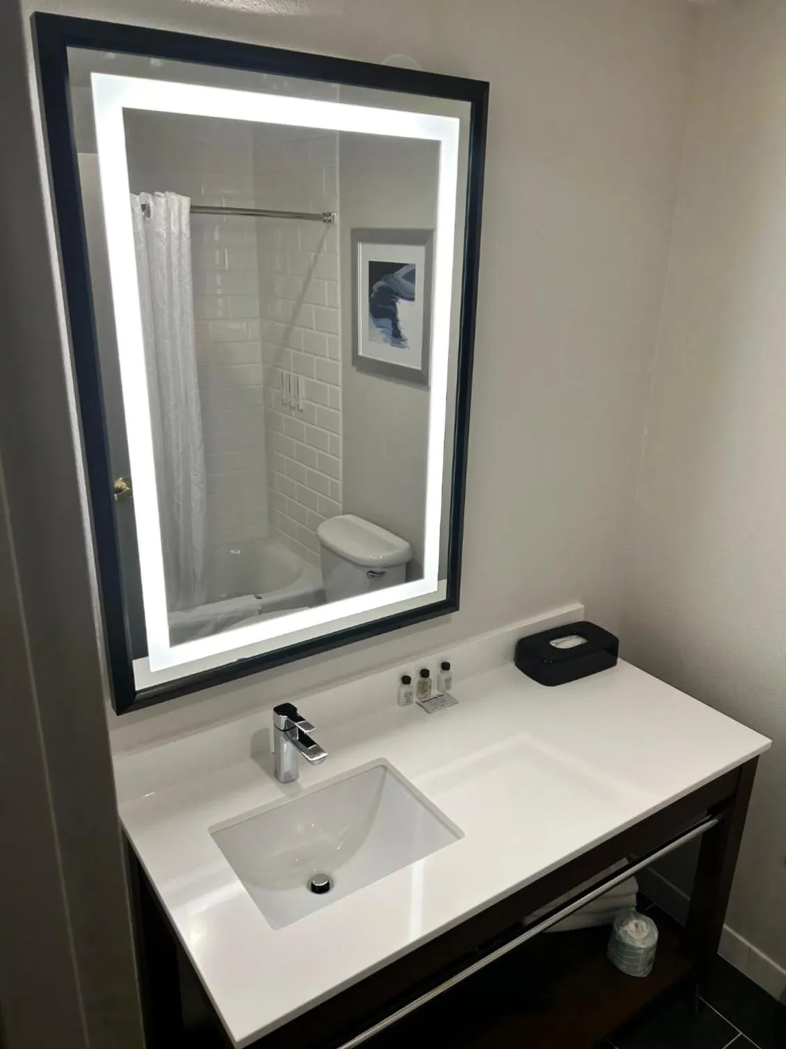 Country Inn & Suites by Radisson, Manchester Airport, NH