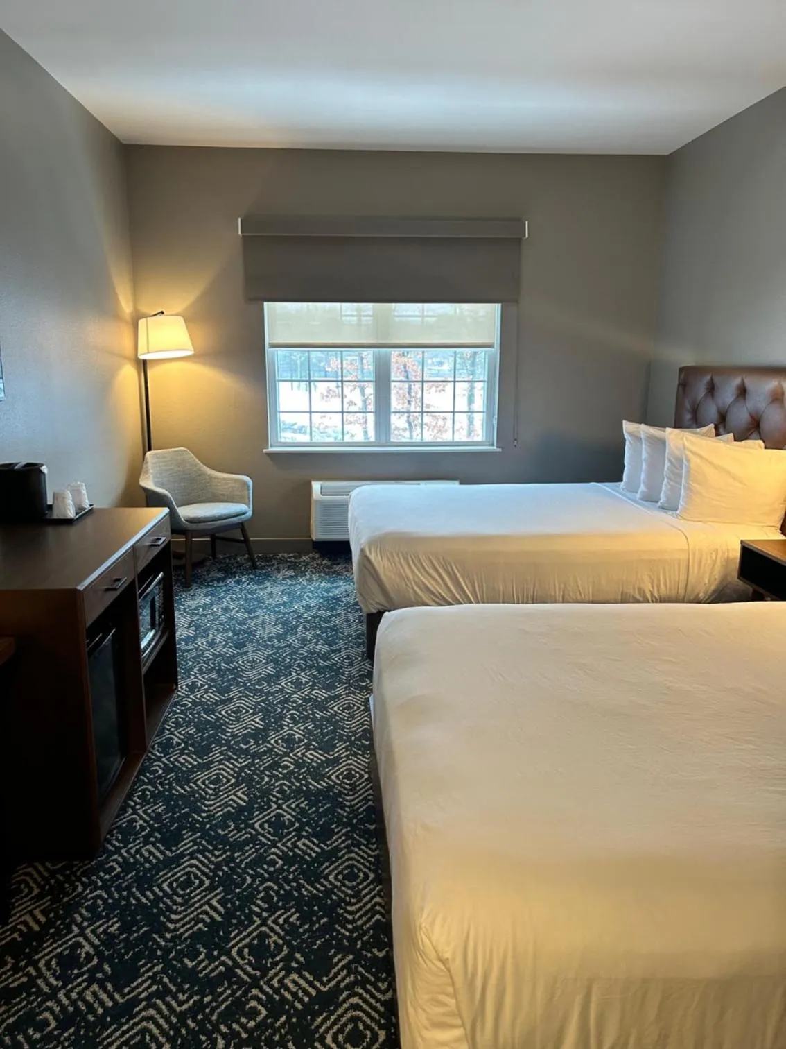Bed in Country Inn & Suites by Radisson, Manchester Airport, NH