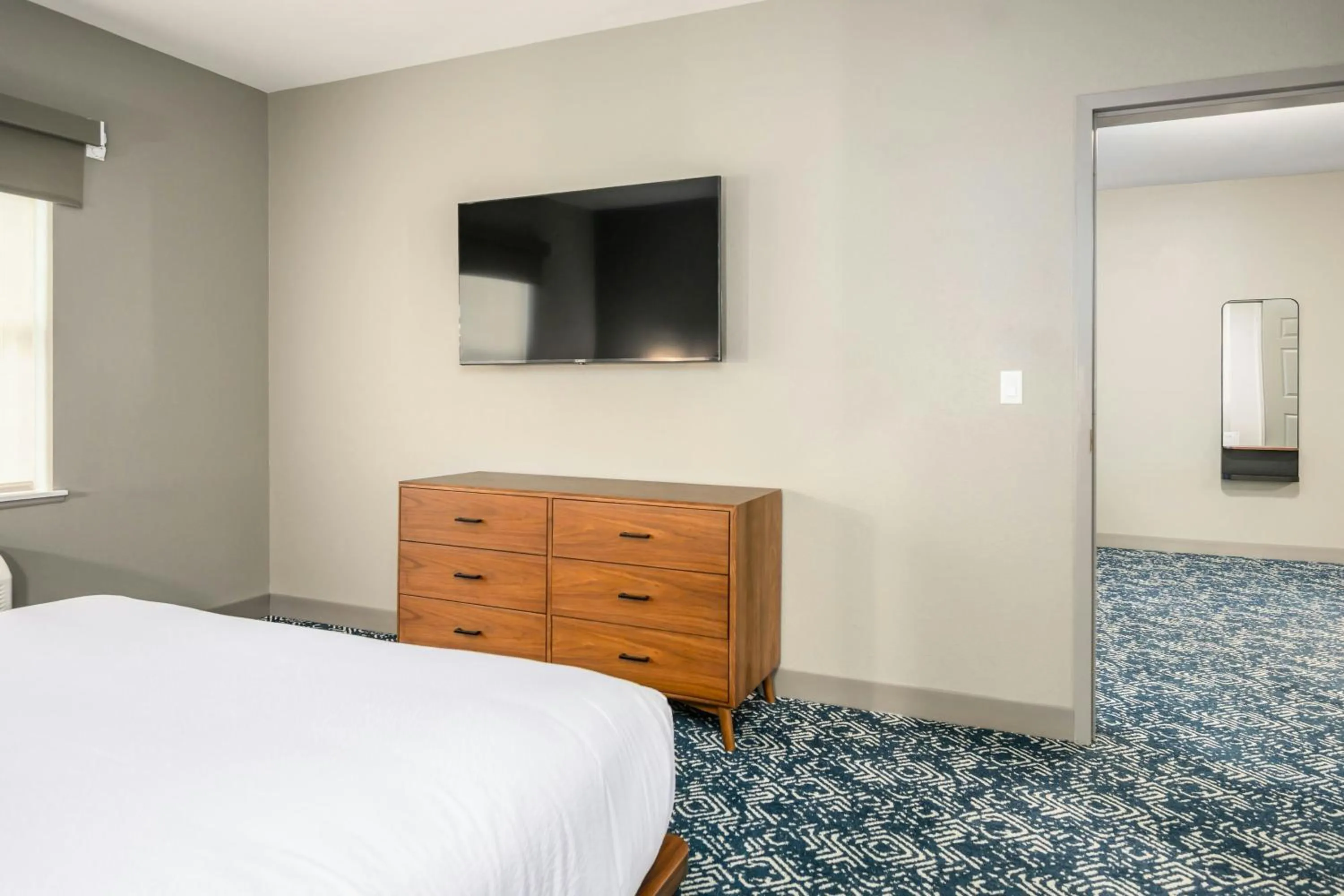 Bedroom, Bed in Four Points by Sheraton Bedford Manchester Airport