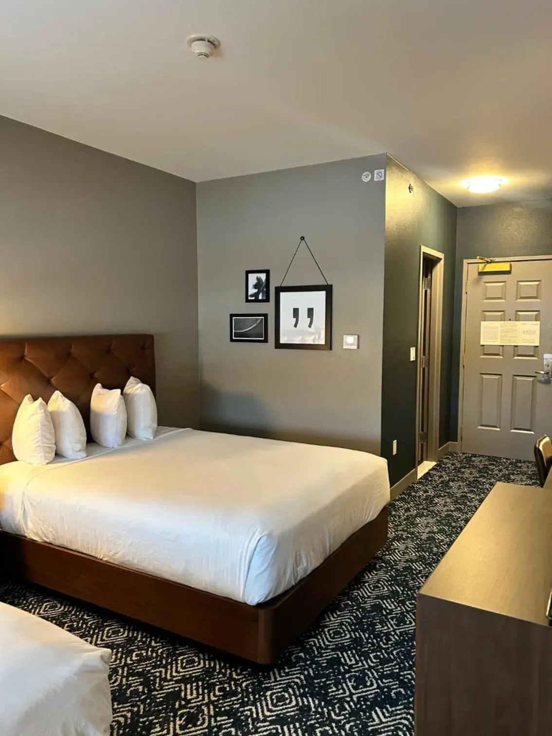 Bed in Country Inn & Suites by Radisson, Manchester Airport, NH Bed in Country Inn & Suites by Radisson, Manchester Airport, NH