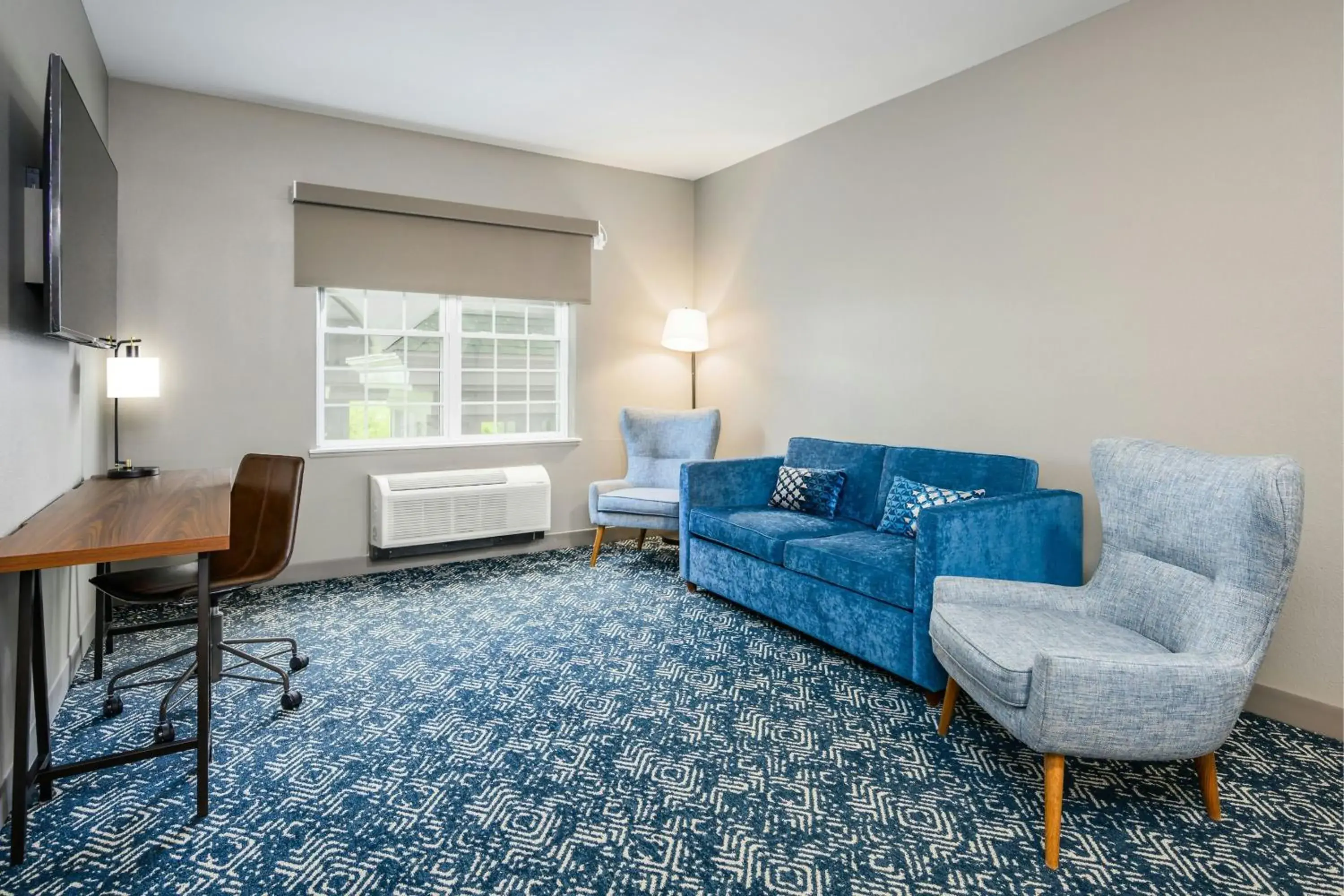 Lounge or bar in Four Points by Sheraton Bedford Manchester Airport Lounge or bar in Four Points by Sheraton Bedford Manchester Airport