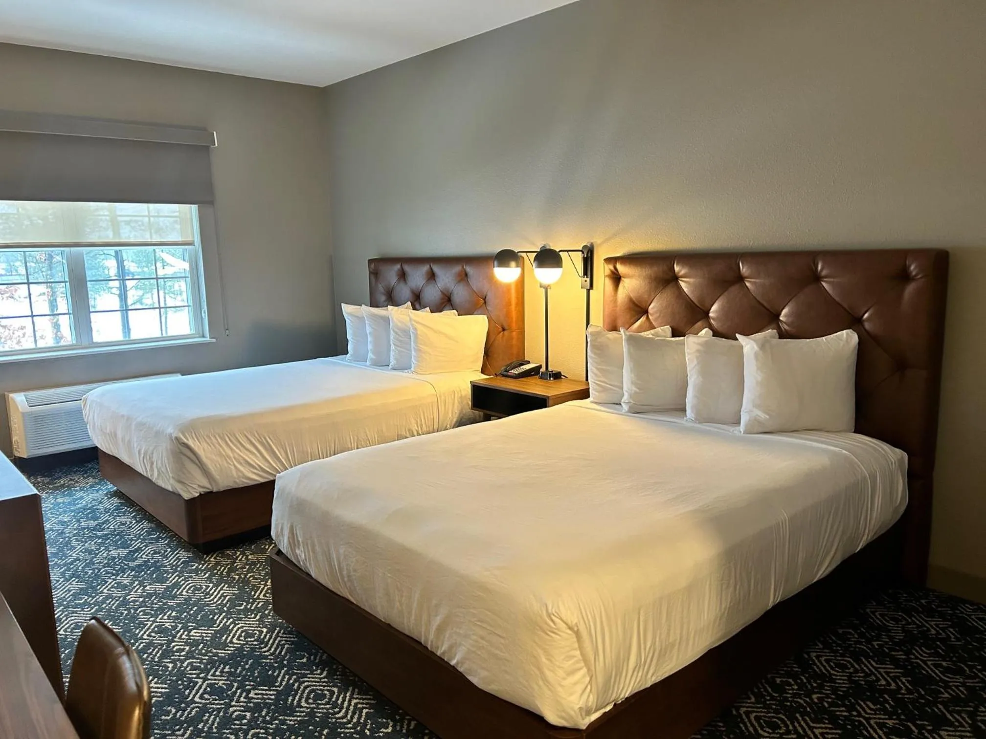 Bed in Country Inn & Suites by Radisson, Manchester Airport, NH