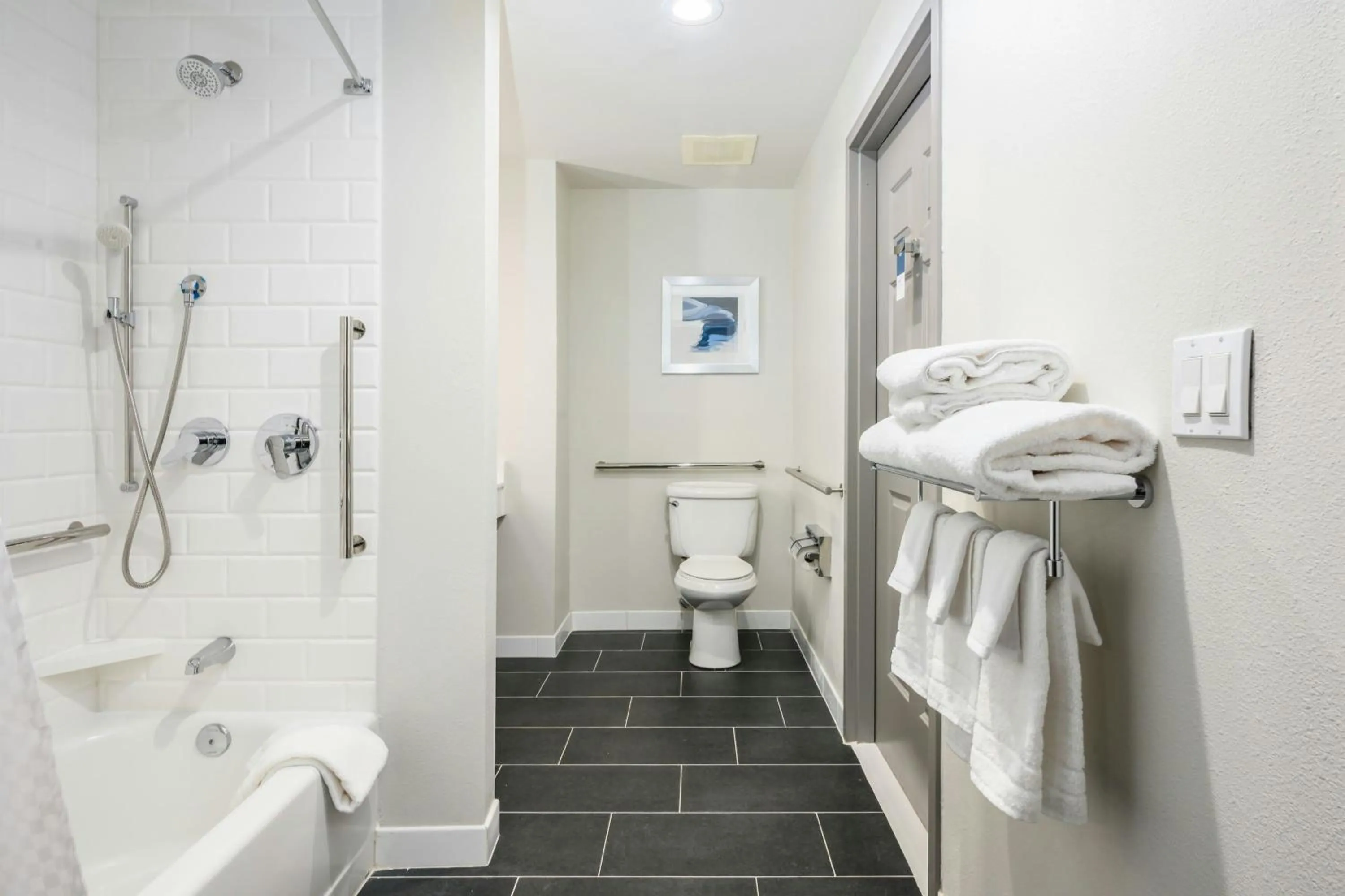Bathroom in Four Points by Sheraton Bedford Manchester Airport