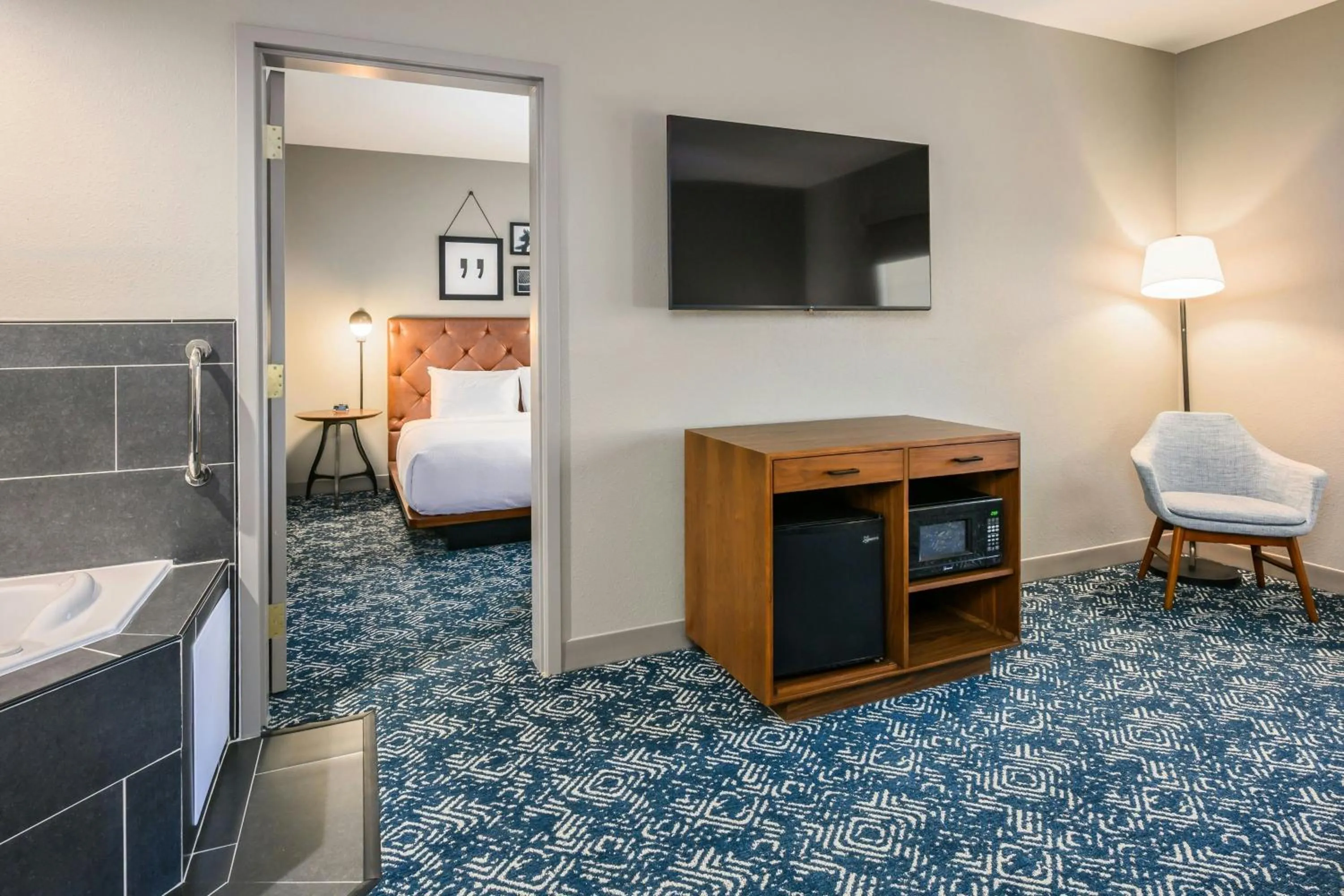 Bedroom, Bed in Four Points by Sheraton Bedford Manchester Airport