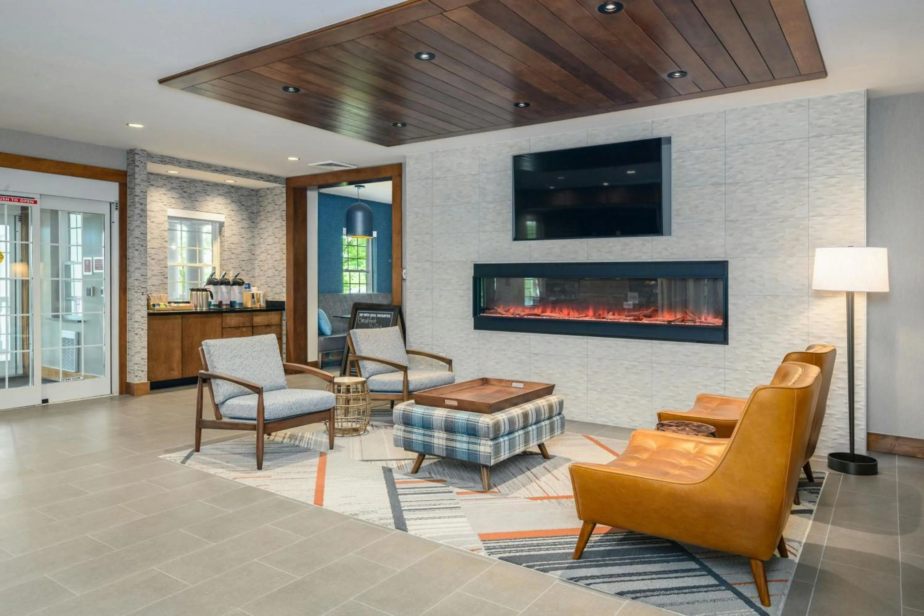 Lobby or reception in Four Points by Sheraton Bedford Manchester Airport