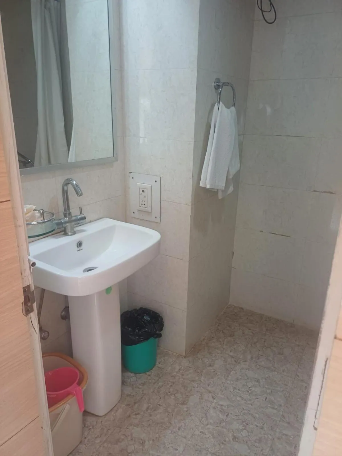 Bathroom in Indo Hokke Hotel