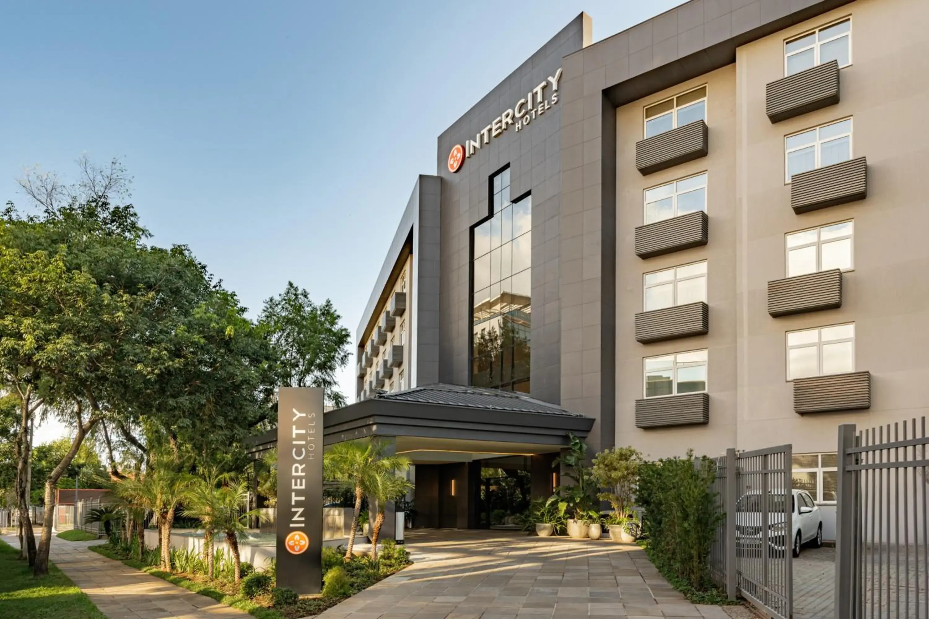 Facade/entrance in Intercity Porto Alegre Aeroporto Facade/entrance in Intercity Porto Alegre Aeroporto
