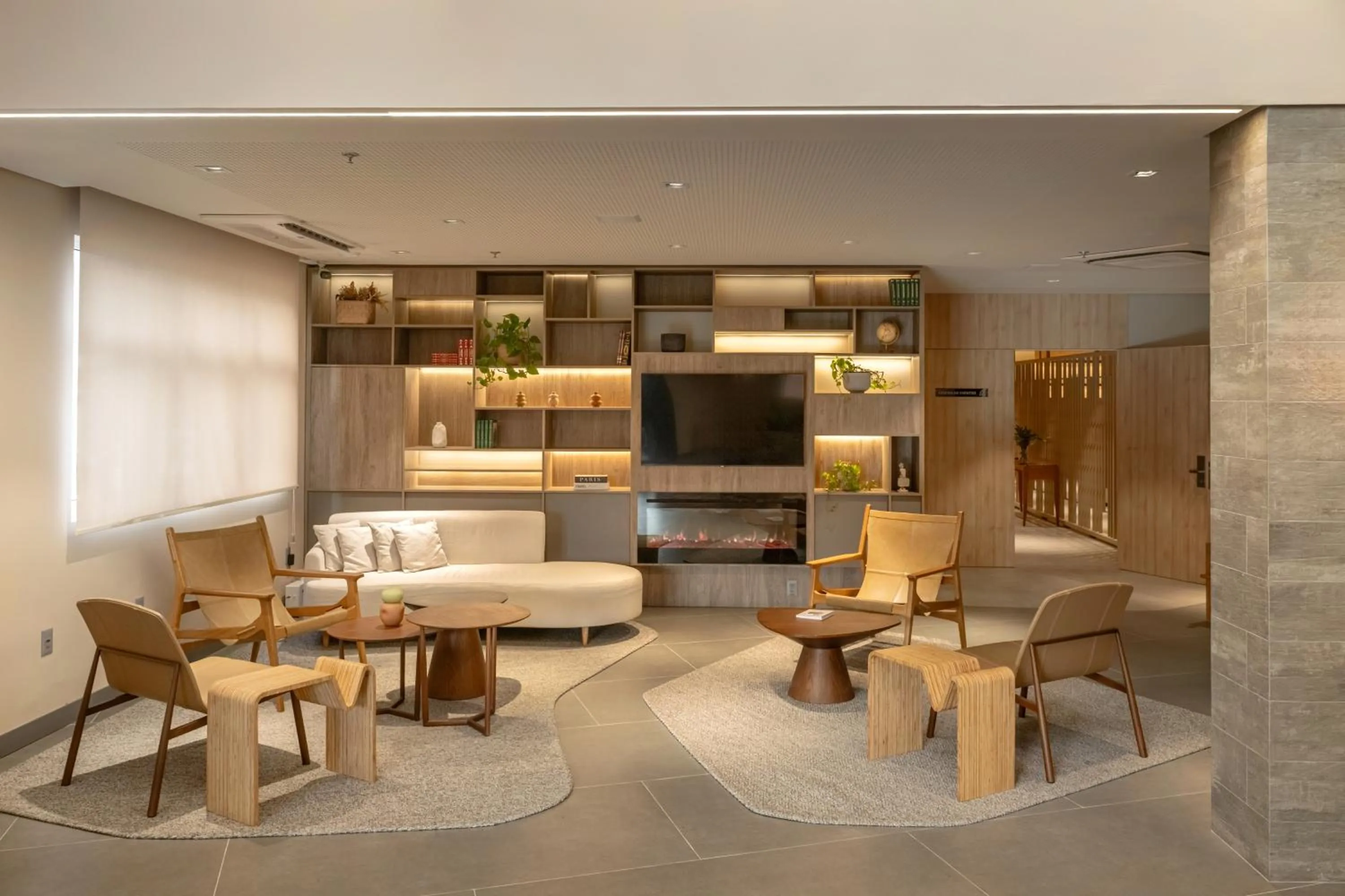 Communal lounge/ TV room in Intercity Porto Alegre Aeroporto