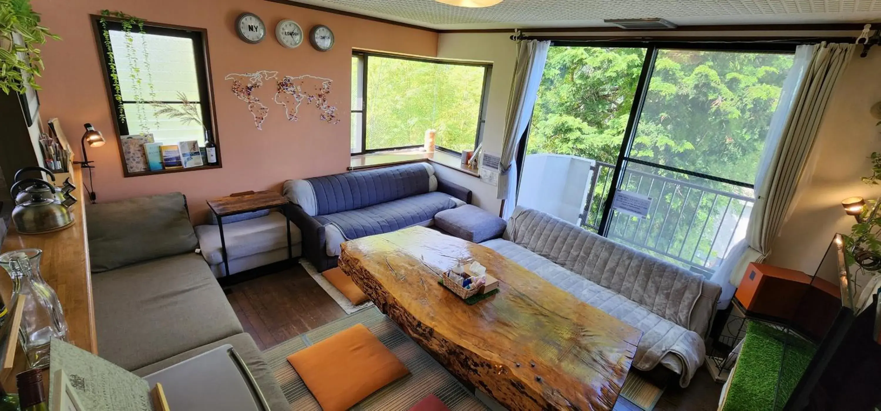 Living room in Hakone Guest House gaku. Living room in Hakone Guest House gaku.