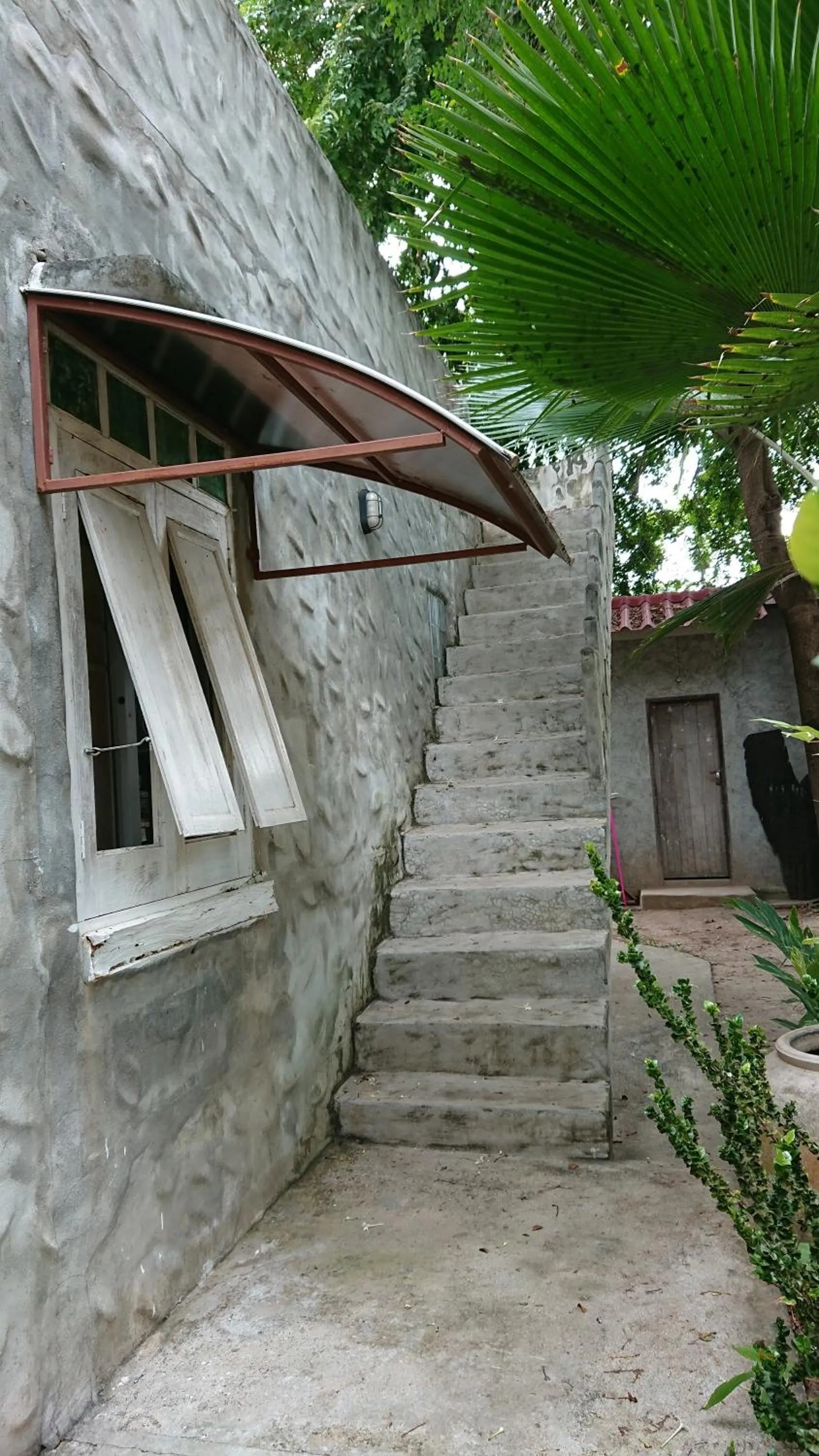 Property building in Baantantara