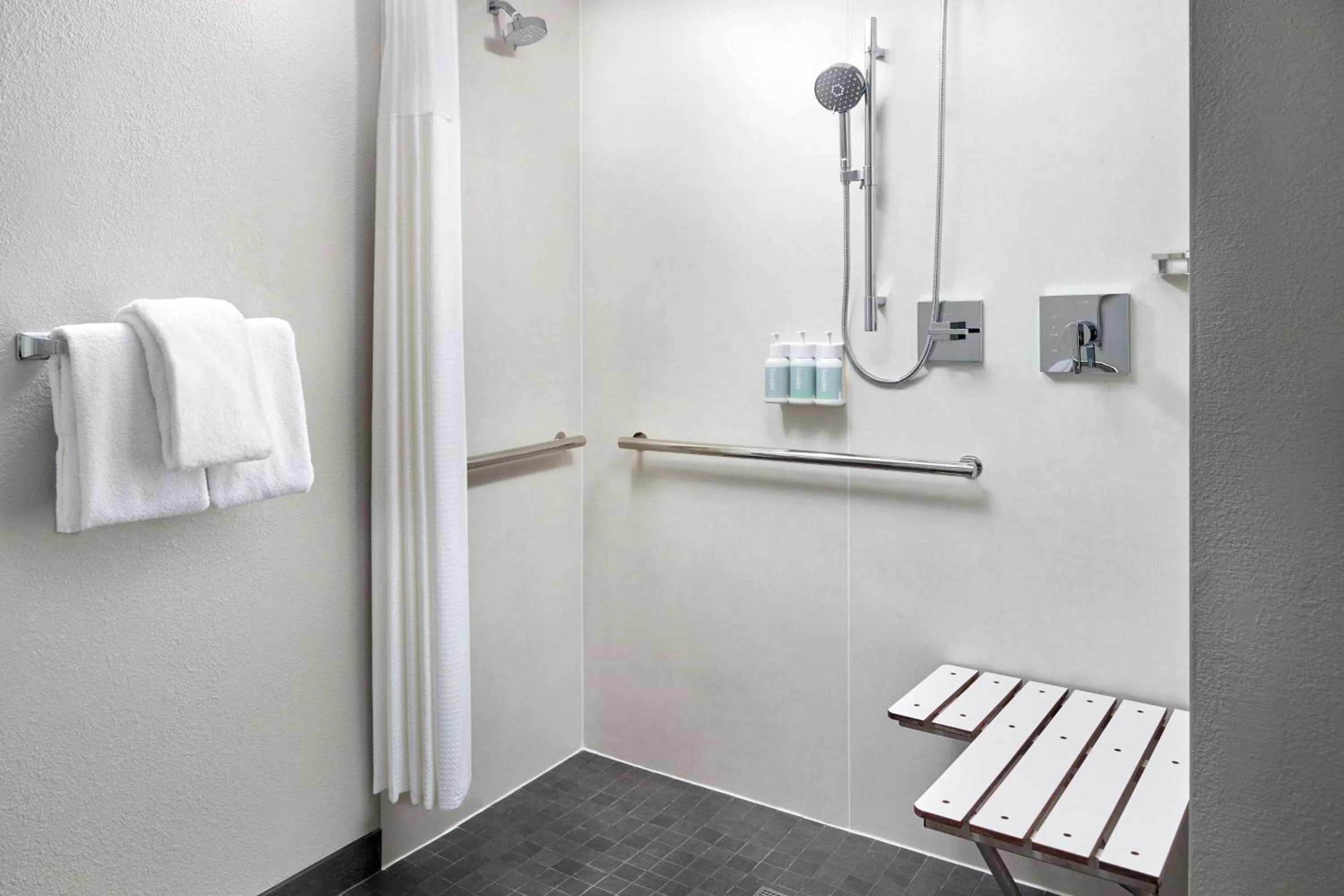 Bathroom in Courtyard Seattle Downtown/Lake Union