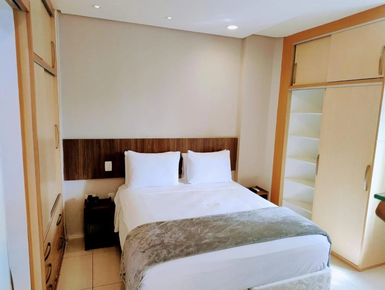 Bed in Golden Fortaleza by Intercity