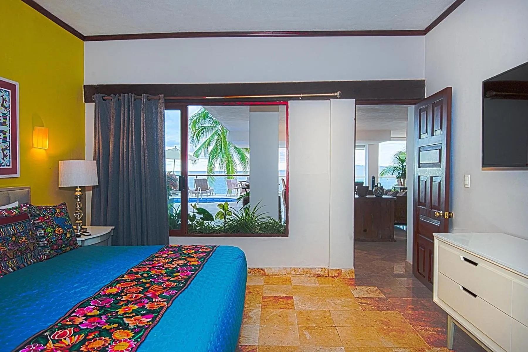 Bedroom, Bed in Vallarta Shores Beach Hotel