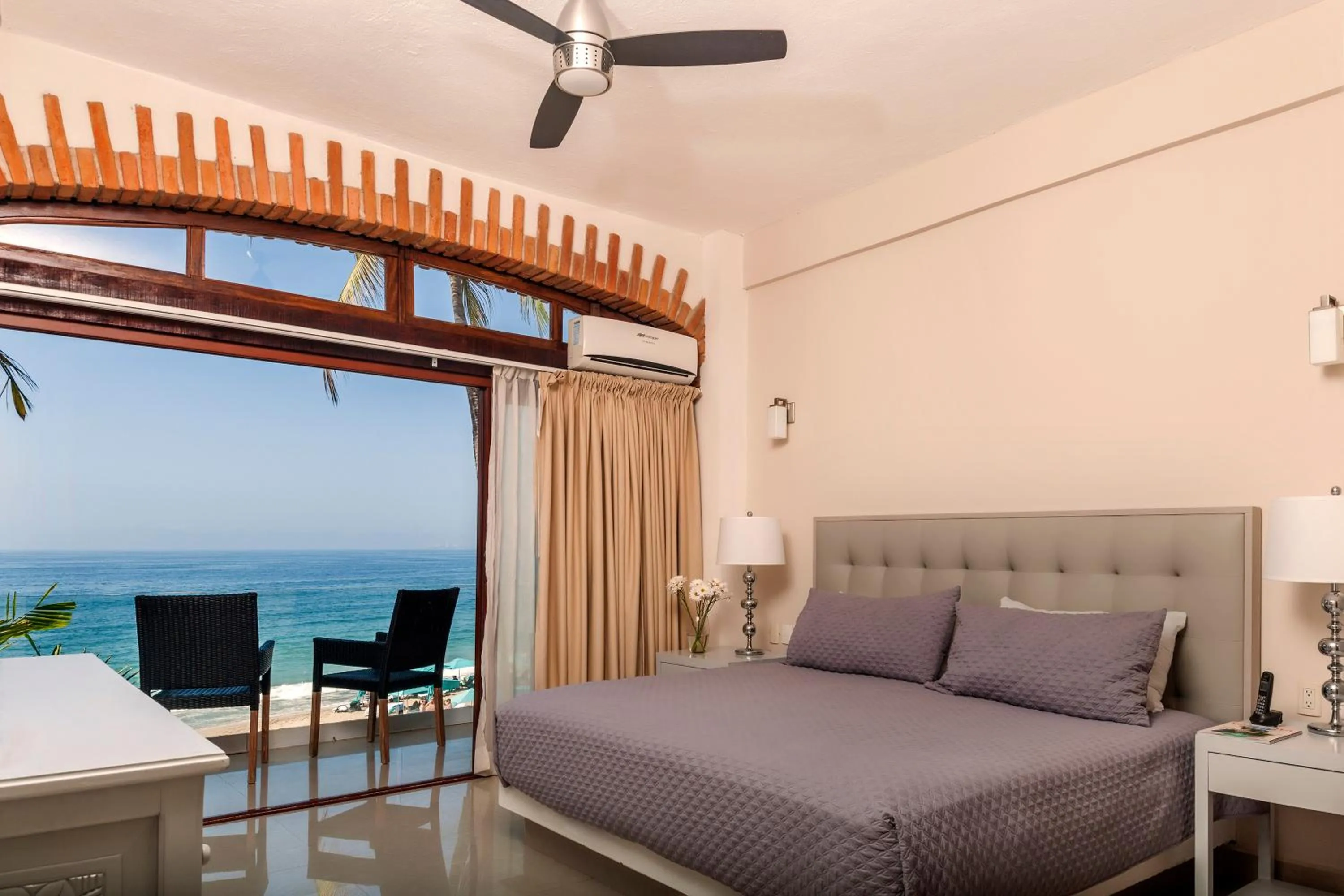 Bedroom, Bed in Vallarta Shores Beach Hotel