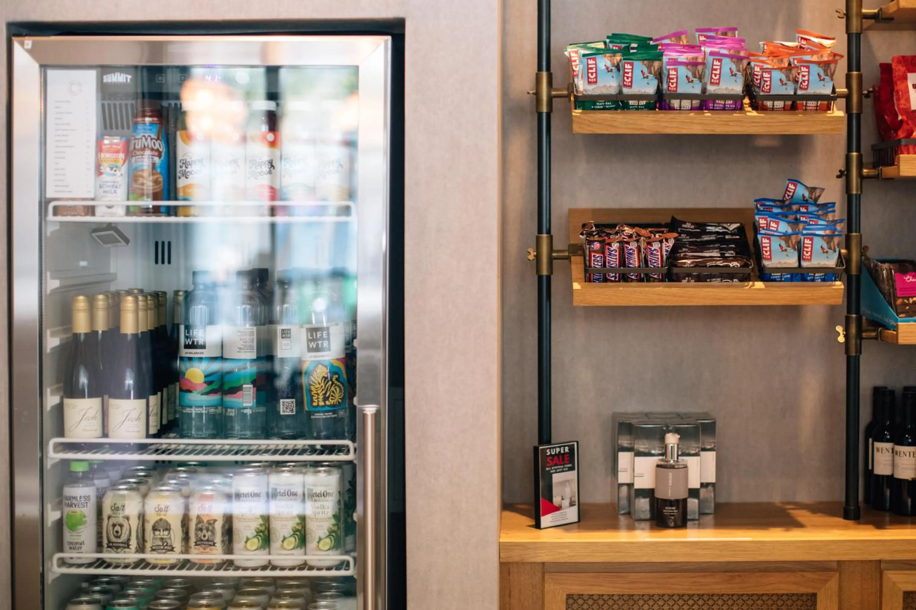 Restaurant/places to eat in The Clancy, Autograph Collection