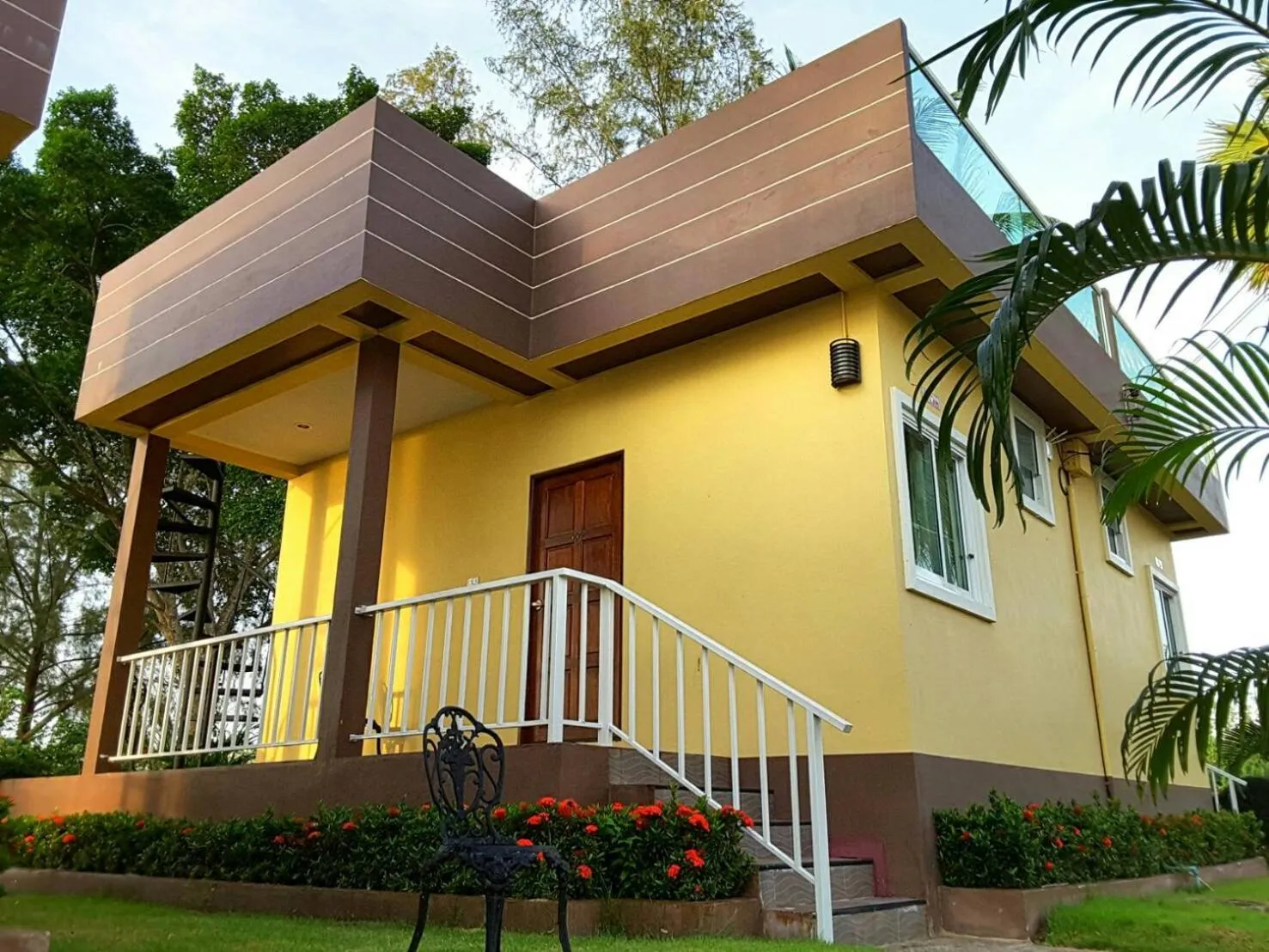Property building in Hadthong Resort