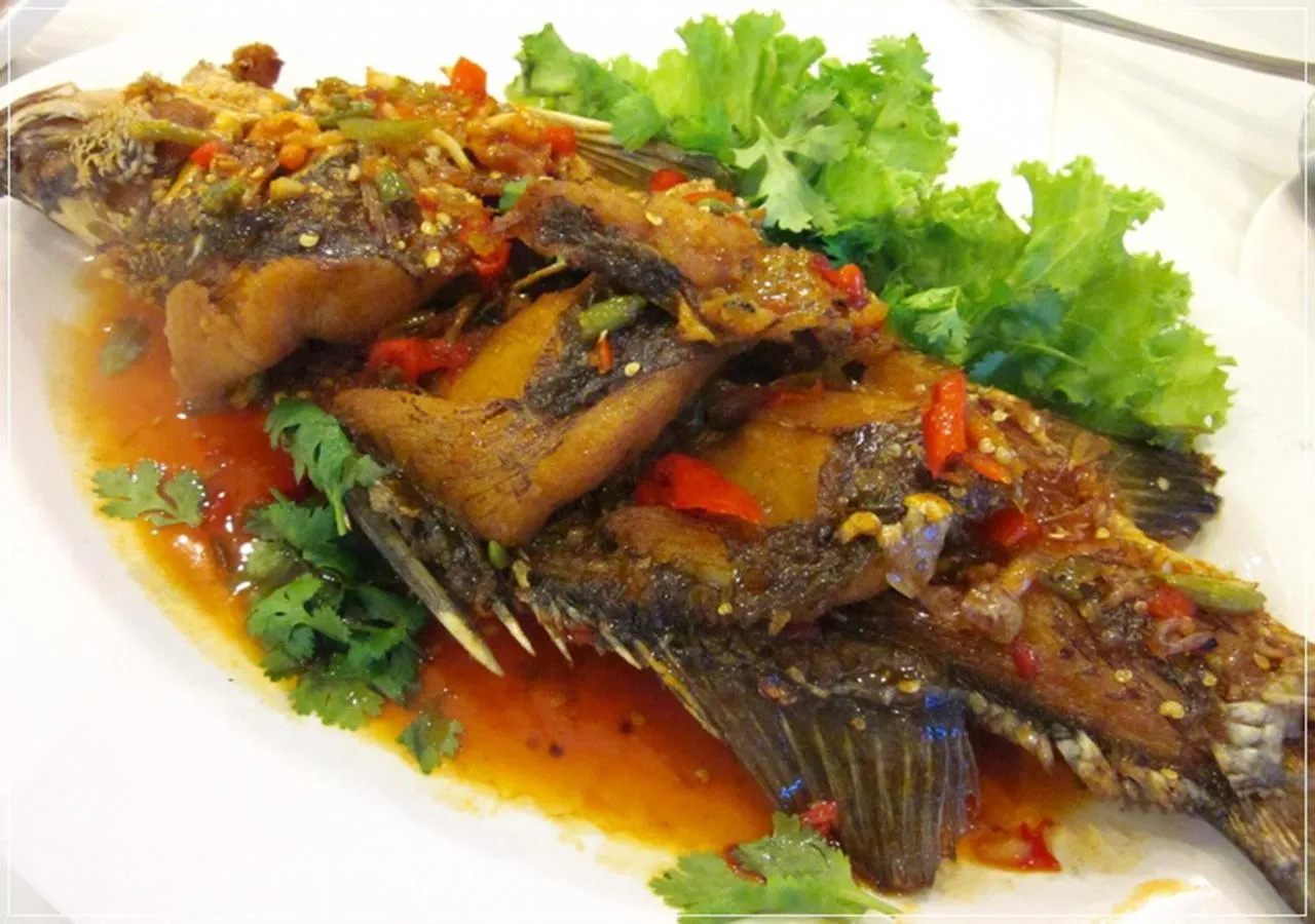 Food in Hadthong Resort