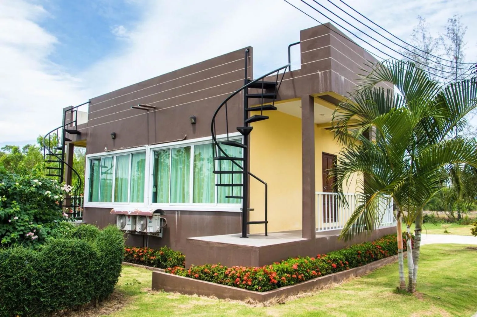 Property building in Hadthong Resort