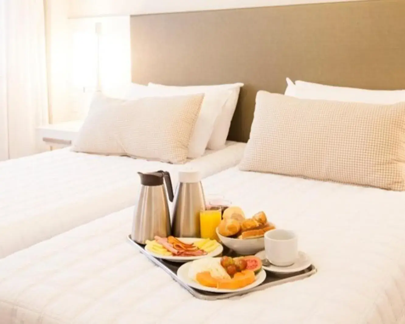 Superior Luxury Twin - single occupancy - 2 Single Beds and 1 Sofa Bed in Intercity Porto Alegre Praia de Belas Superior Luxury Twin - single occupancy - 2 Single Beds and 1 Sofa Bed in Intercity Porto Alegre Praia de Belas