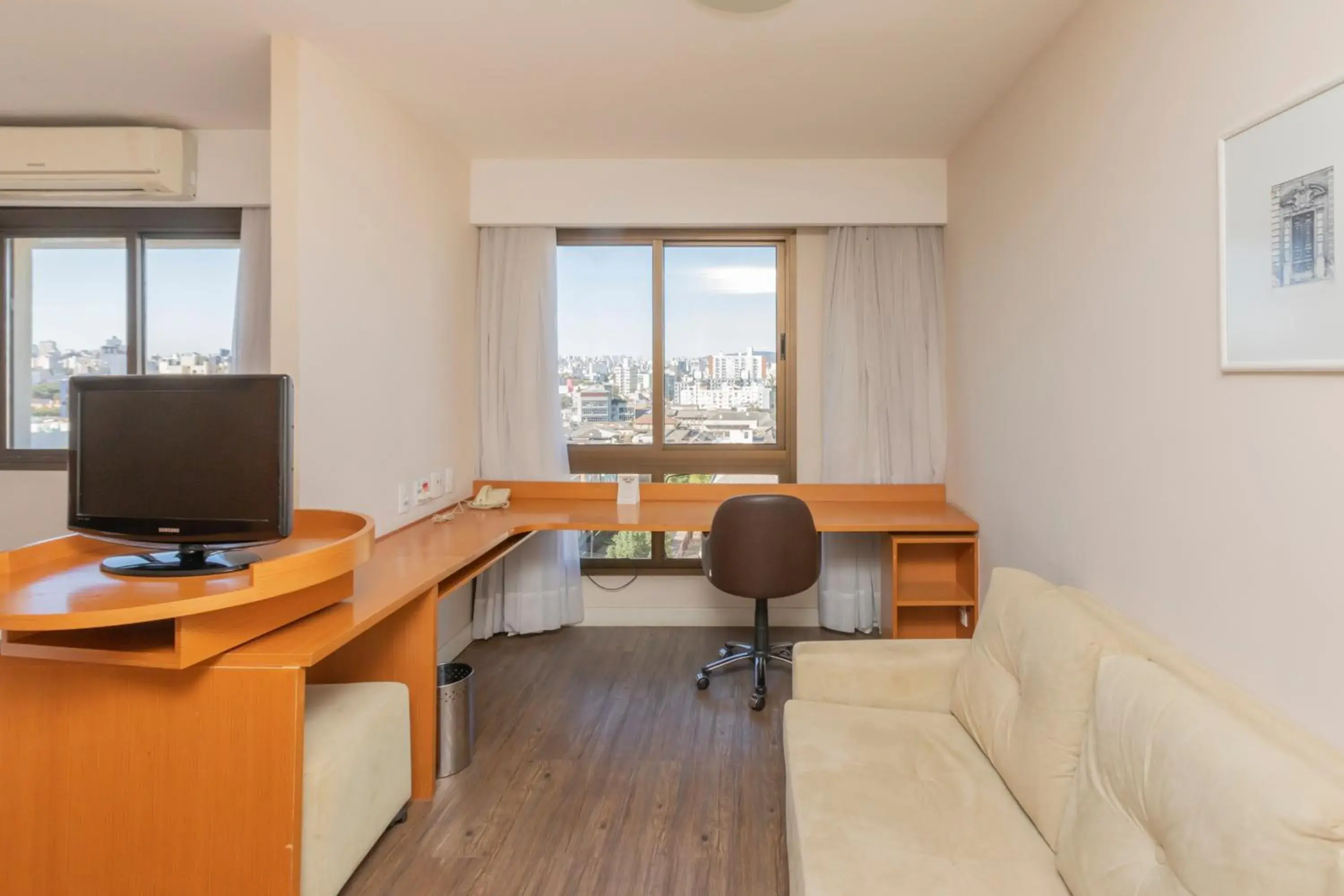 View (from property/room) in Intercity Porto Alegre Praia de Belas View (from property/room) in Intercity Porto Alegre Praia de Belas